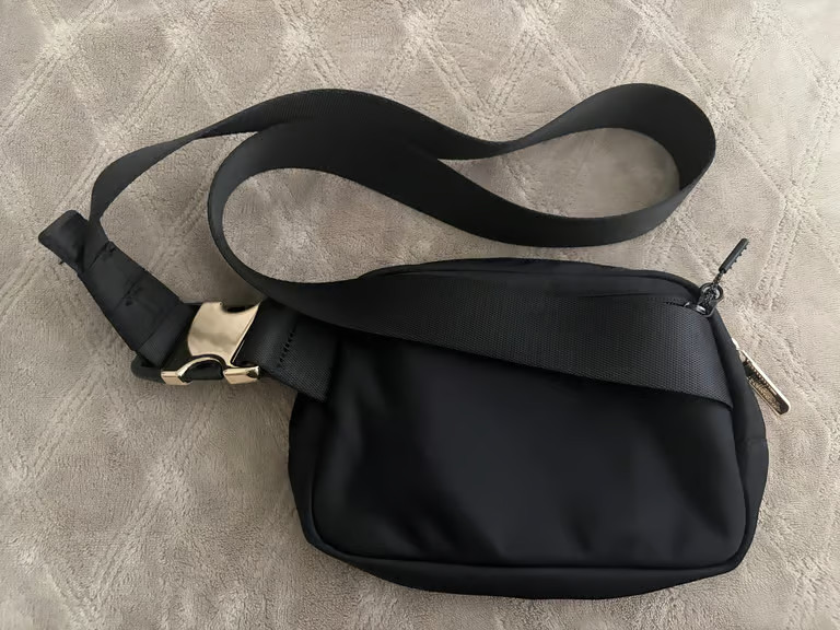Lululemon Everywhere Belt Bag 1L Metal Hardware Black / Gold NWT