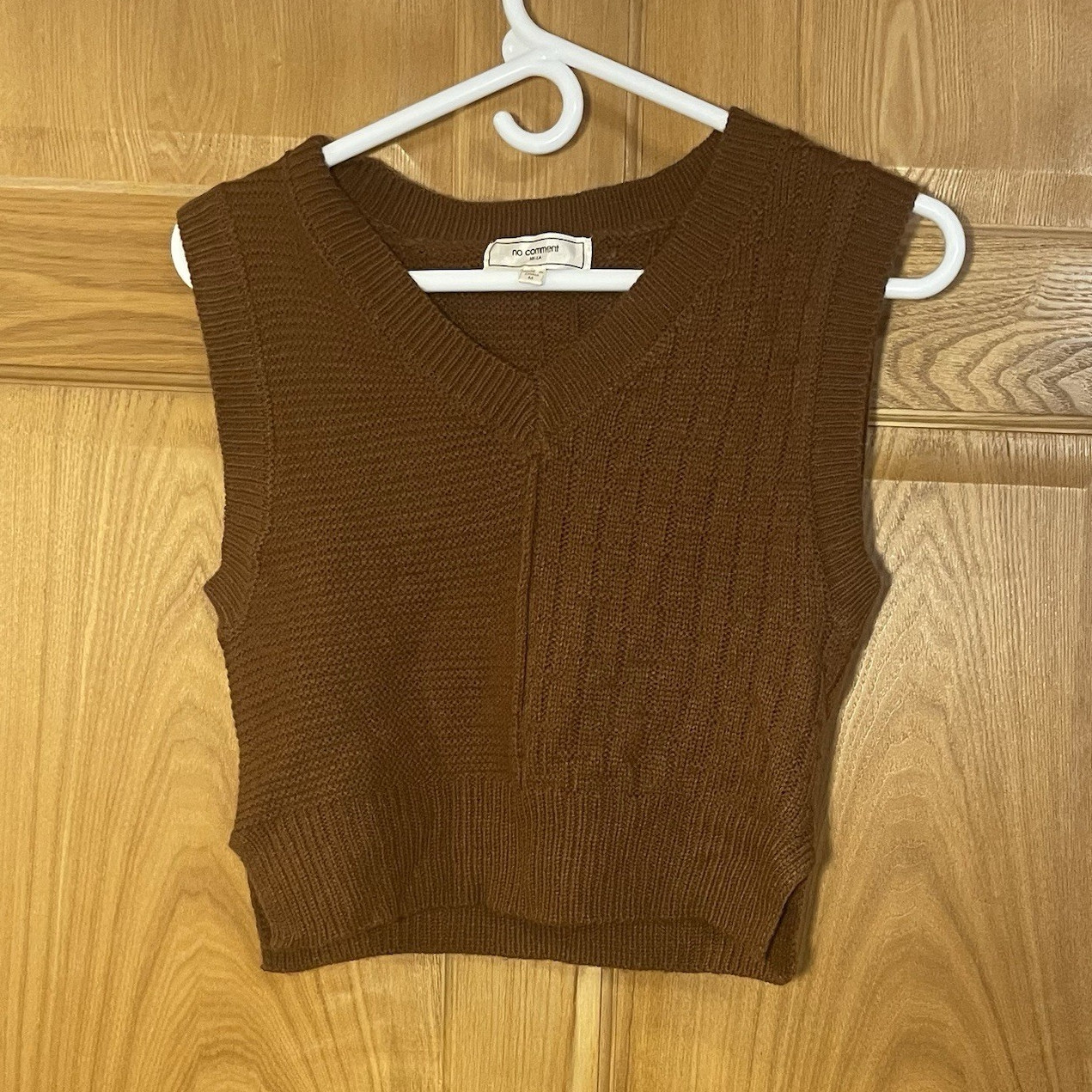No Comment Brown Cropped Cable-Knit V-Neck Sweater Vest M Acrylic RS625787