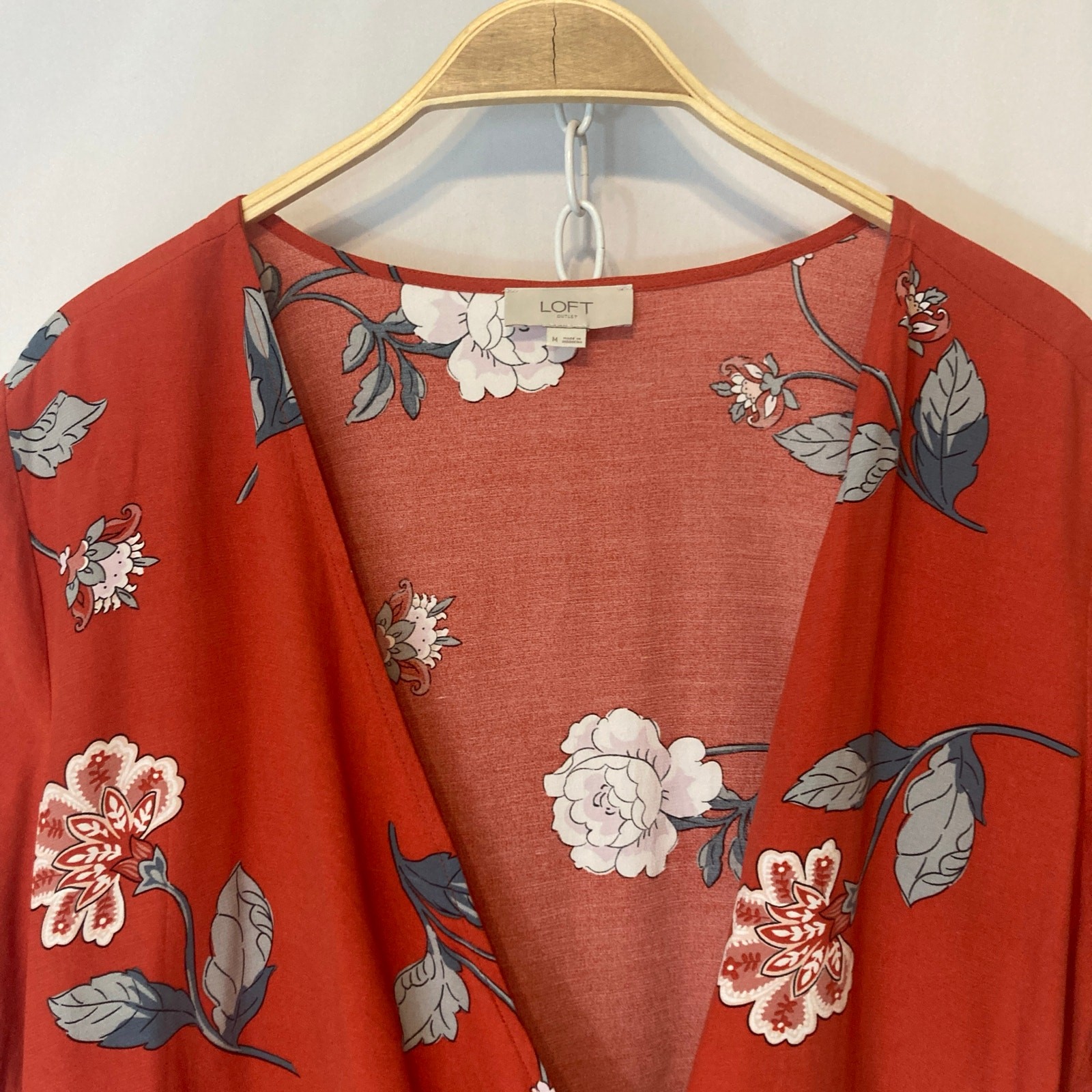 Loft Red Floral Tie Short Sleeves Waist Crossover V-Neck Blouse Top Medium