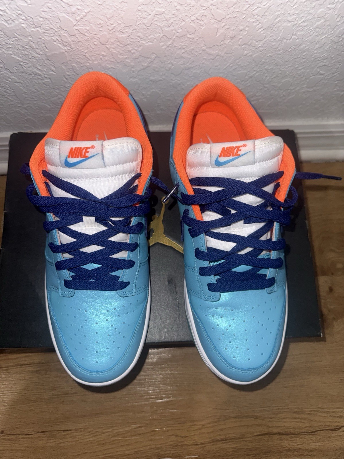 Nike Dunk Low SE in the vibrant “Baltic Blue Total Orange” colorway!