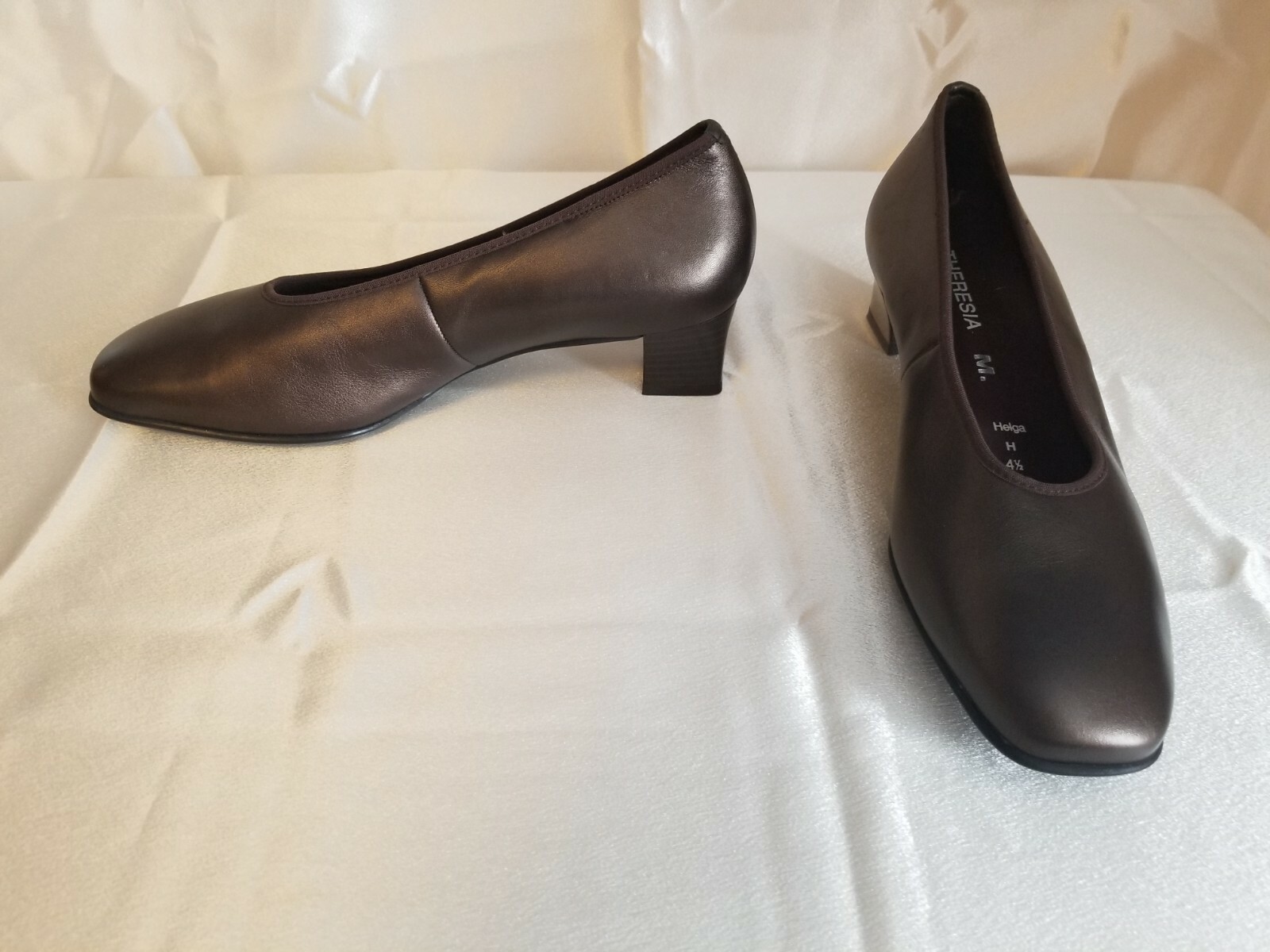 Theresia M Bronze Leather Women Shoes. Size. US 6.5, Euro 37.5, UK 4.5. Width M