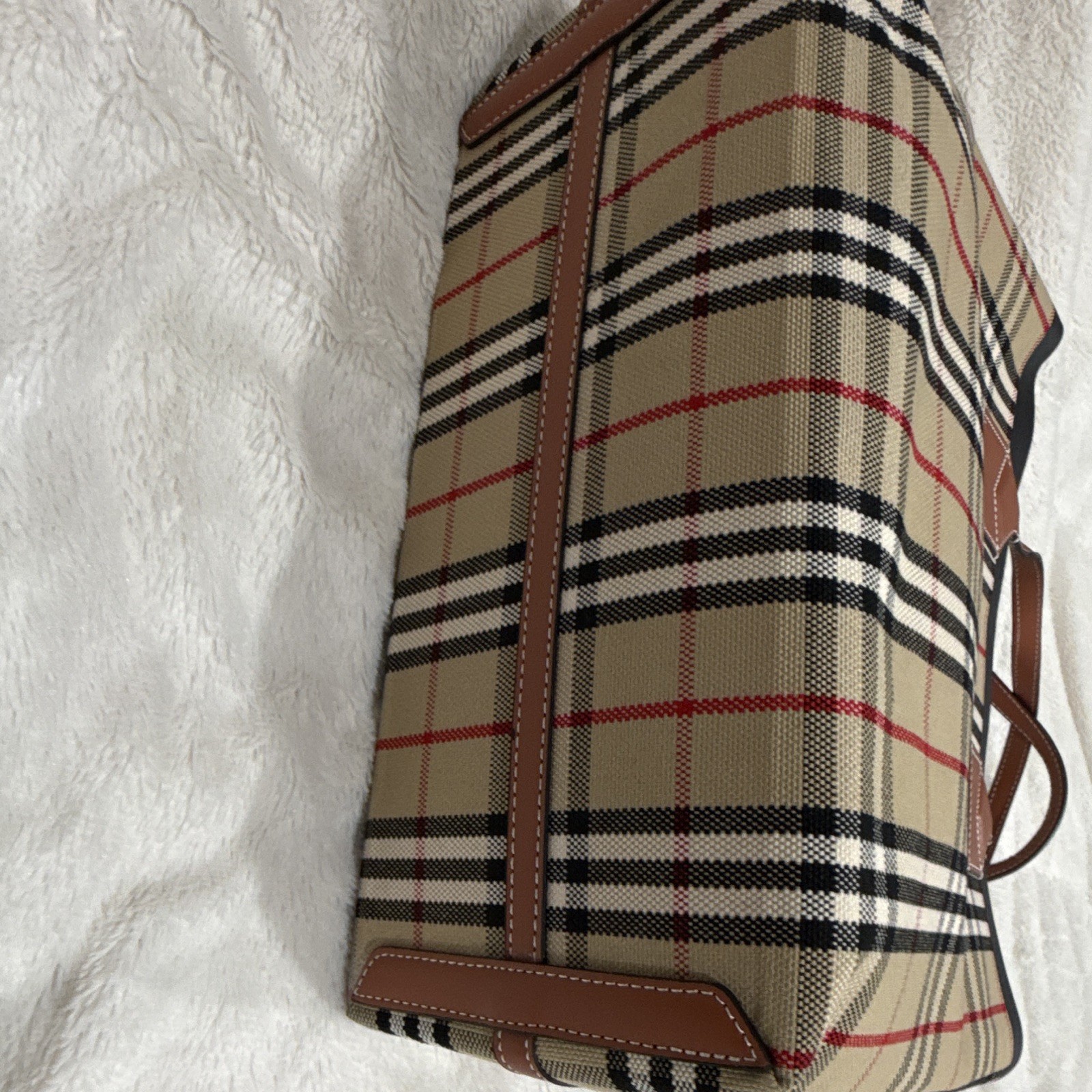 Burberry House Check London Tote Medium