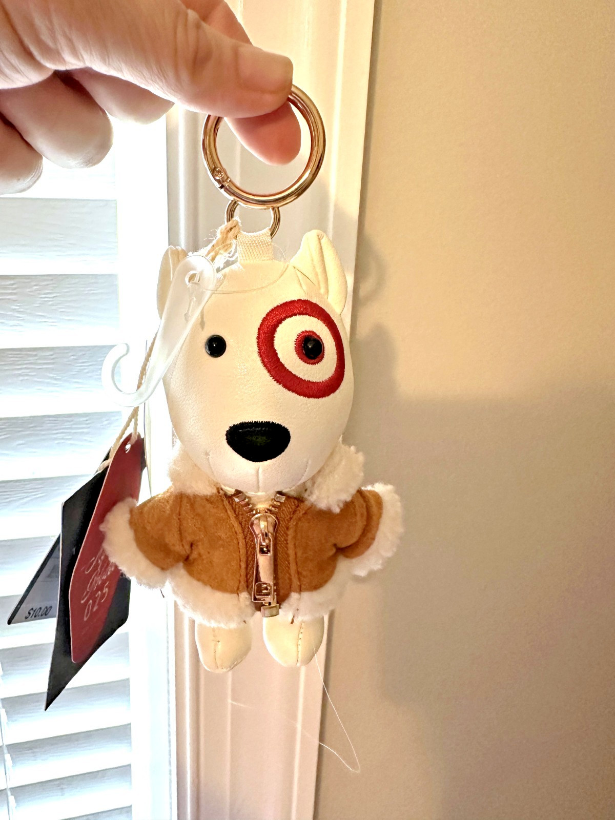 Target Bullseye Alpine Hotel Universal Thread Bag Charm Keychain Rare NWT