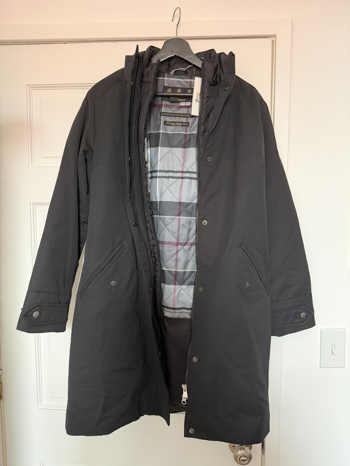 Barbour Bute Waterproof Women’s Jacket / Black / UK Size 12 / US Size 8