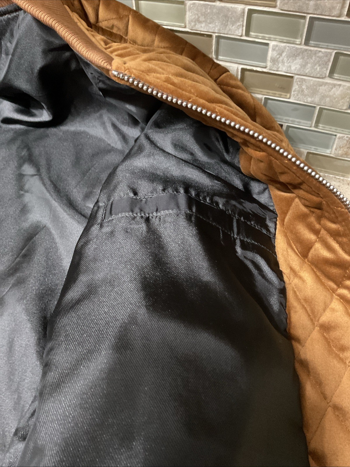 Mens Guess Jacket Velvet Quilted Full Zip Bomber Sz XXL Muted Gold 48×28” New