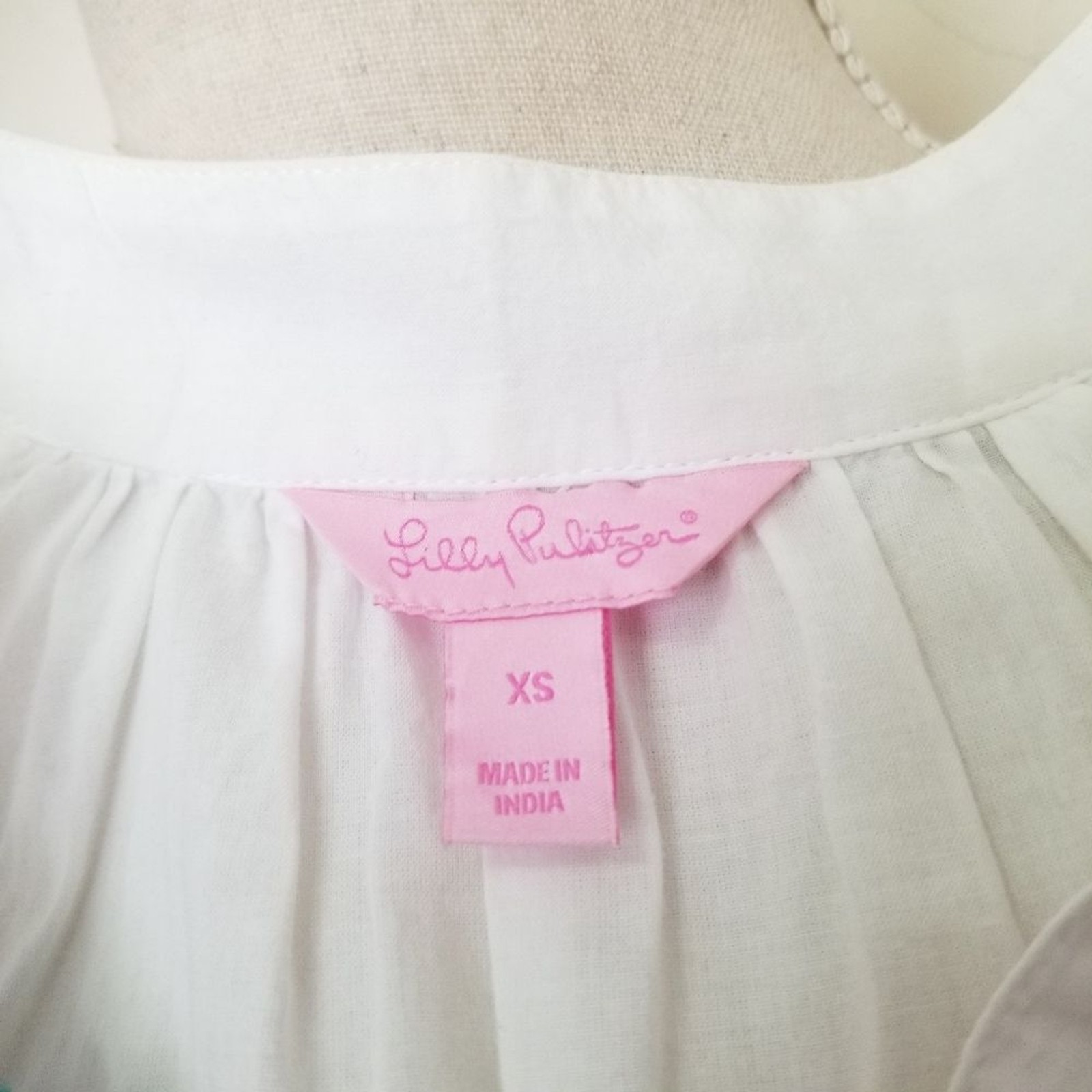 Lilly pulitzer size XS elsa embroidered blouse