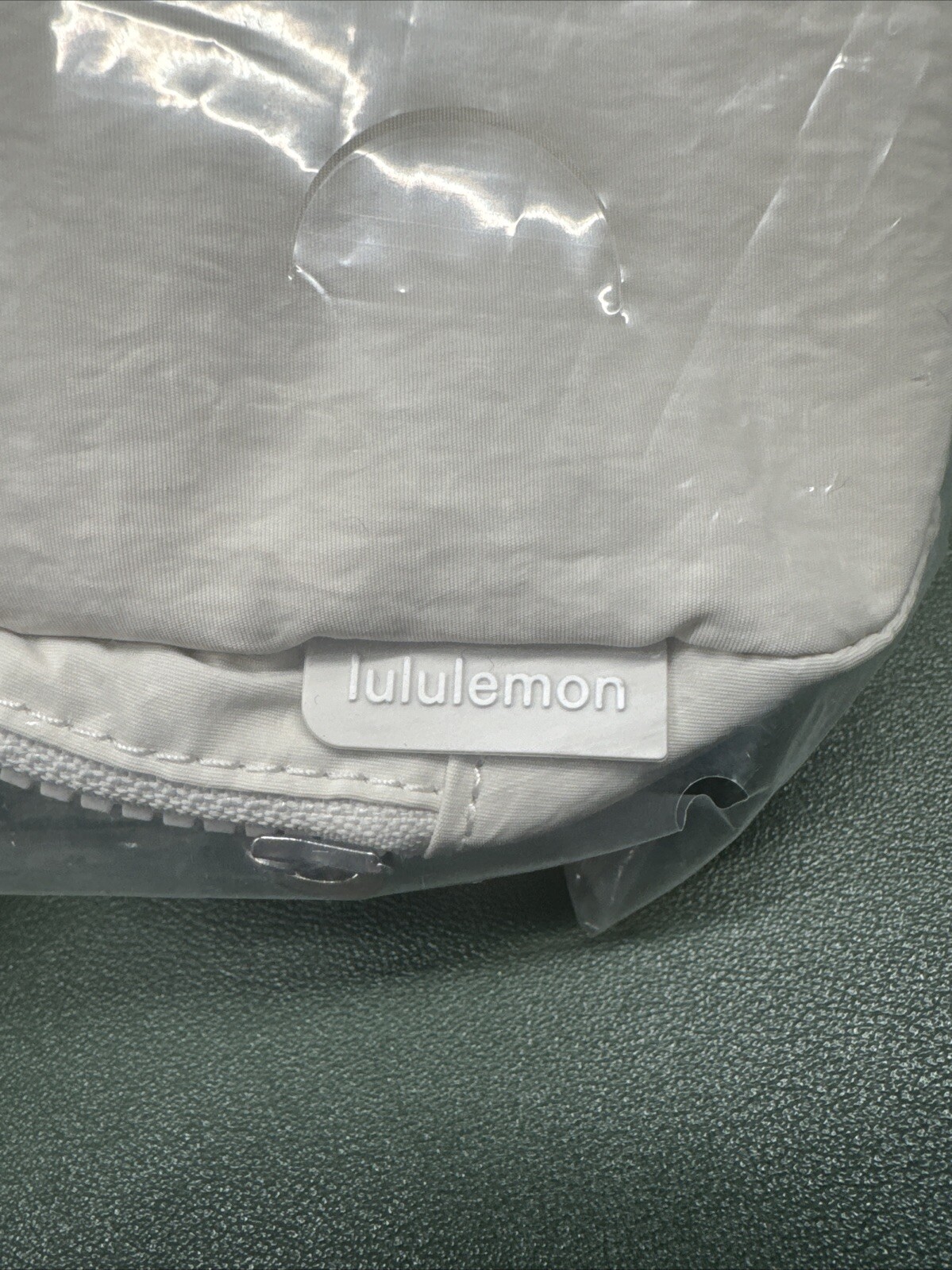 NWT LULULEMON EVERYWHERE BELT BAG – WHITE OPAL