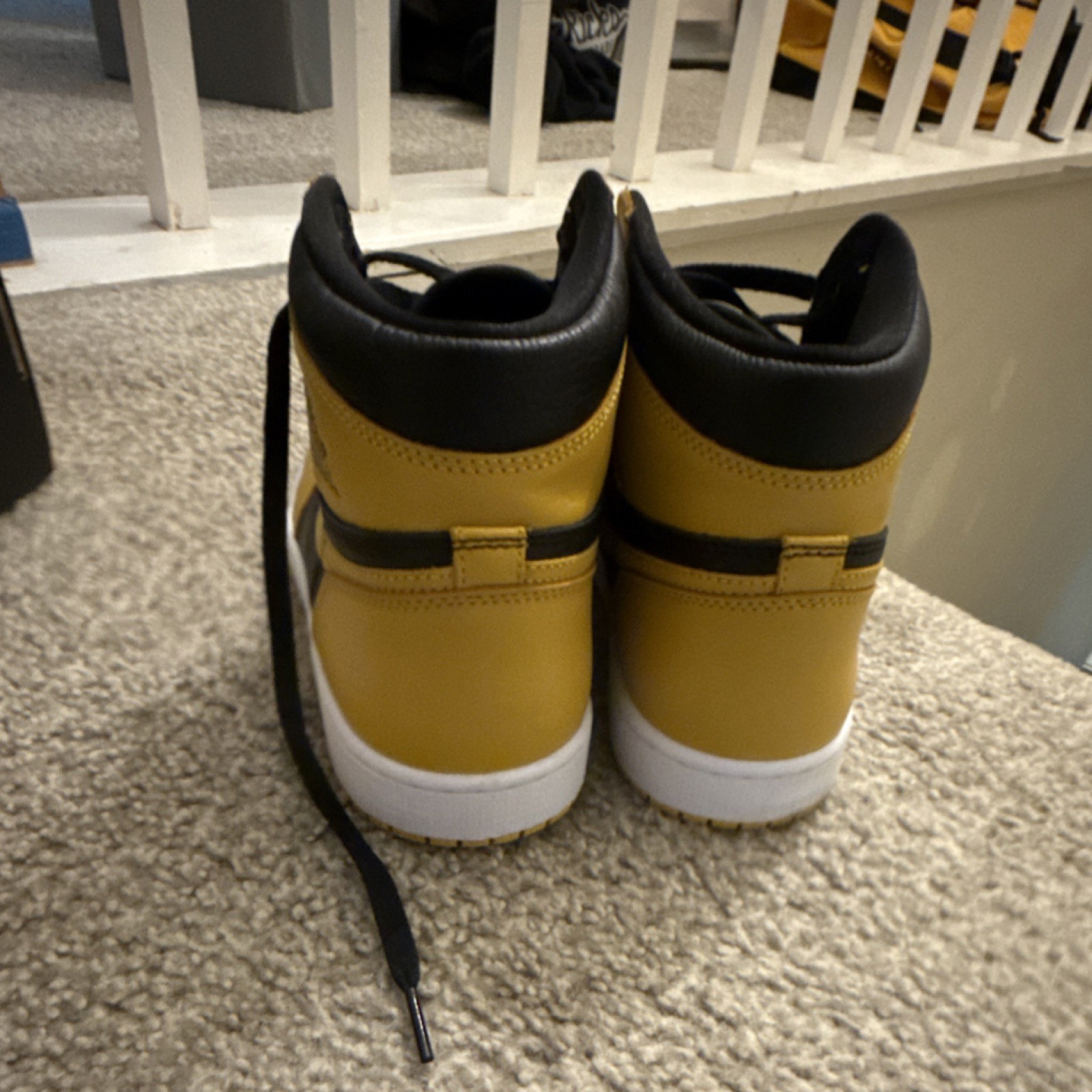 Nike Men’s Black/Yellow Colorblock Mid Top Lace-Up Athletic Sneakers