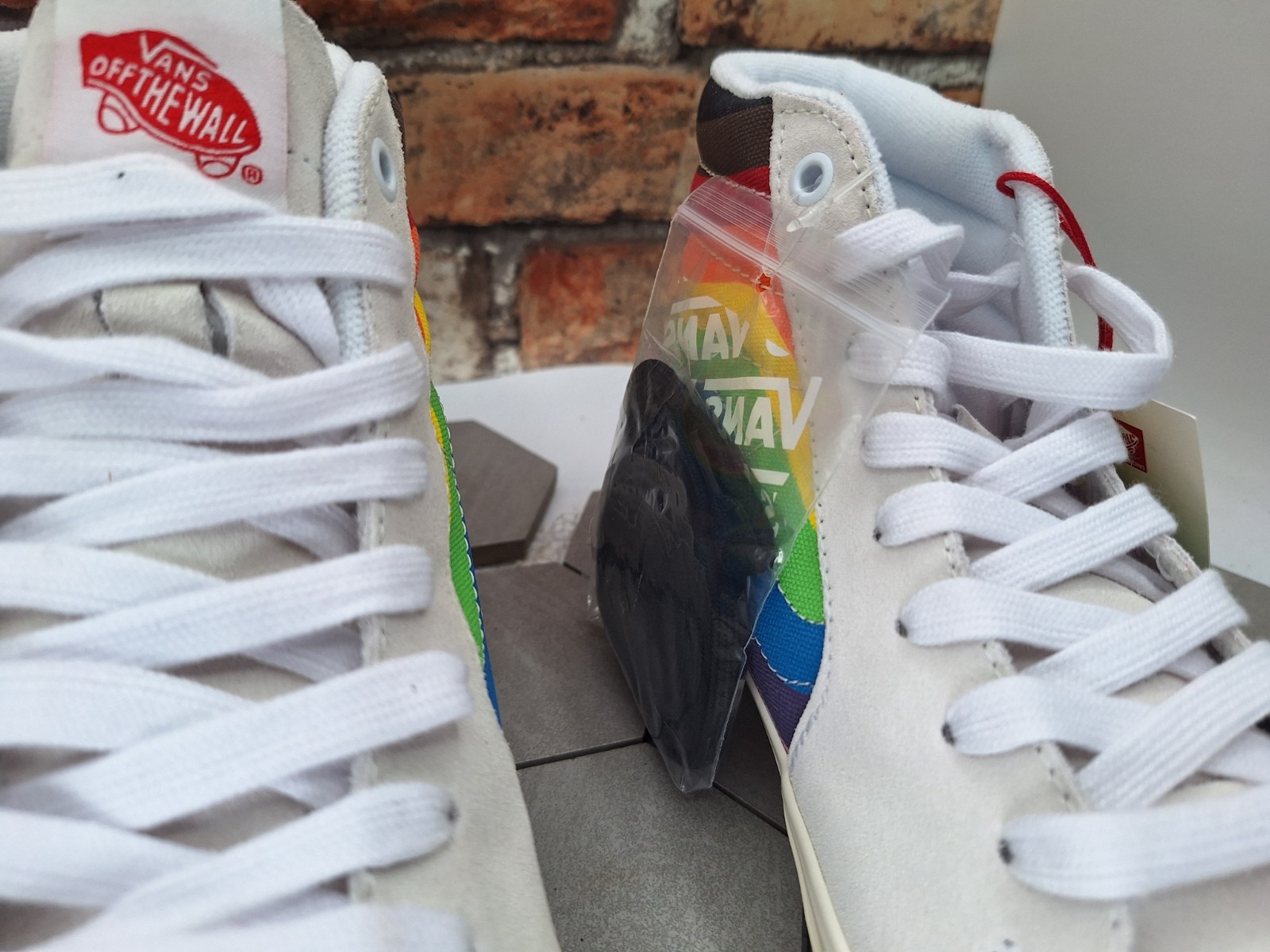 Vans Skate Sk8-Hi Top Pride Men Sz 9 White Rainbow LGBTQ+ Sneaker Parade Shoe