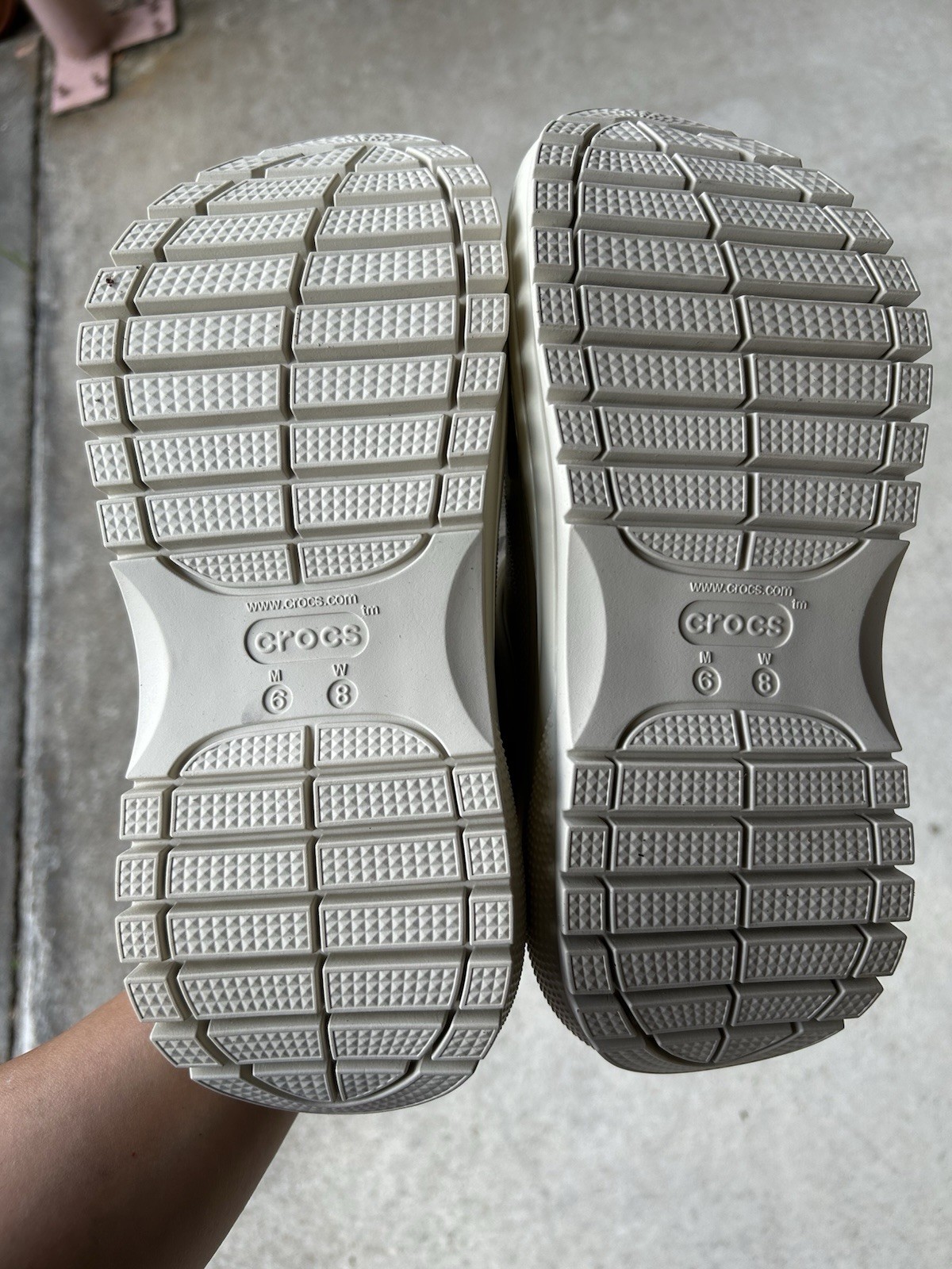 NWT Crocs Mega Crush Platform Clog Sandals Bone W 8 M 6