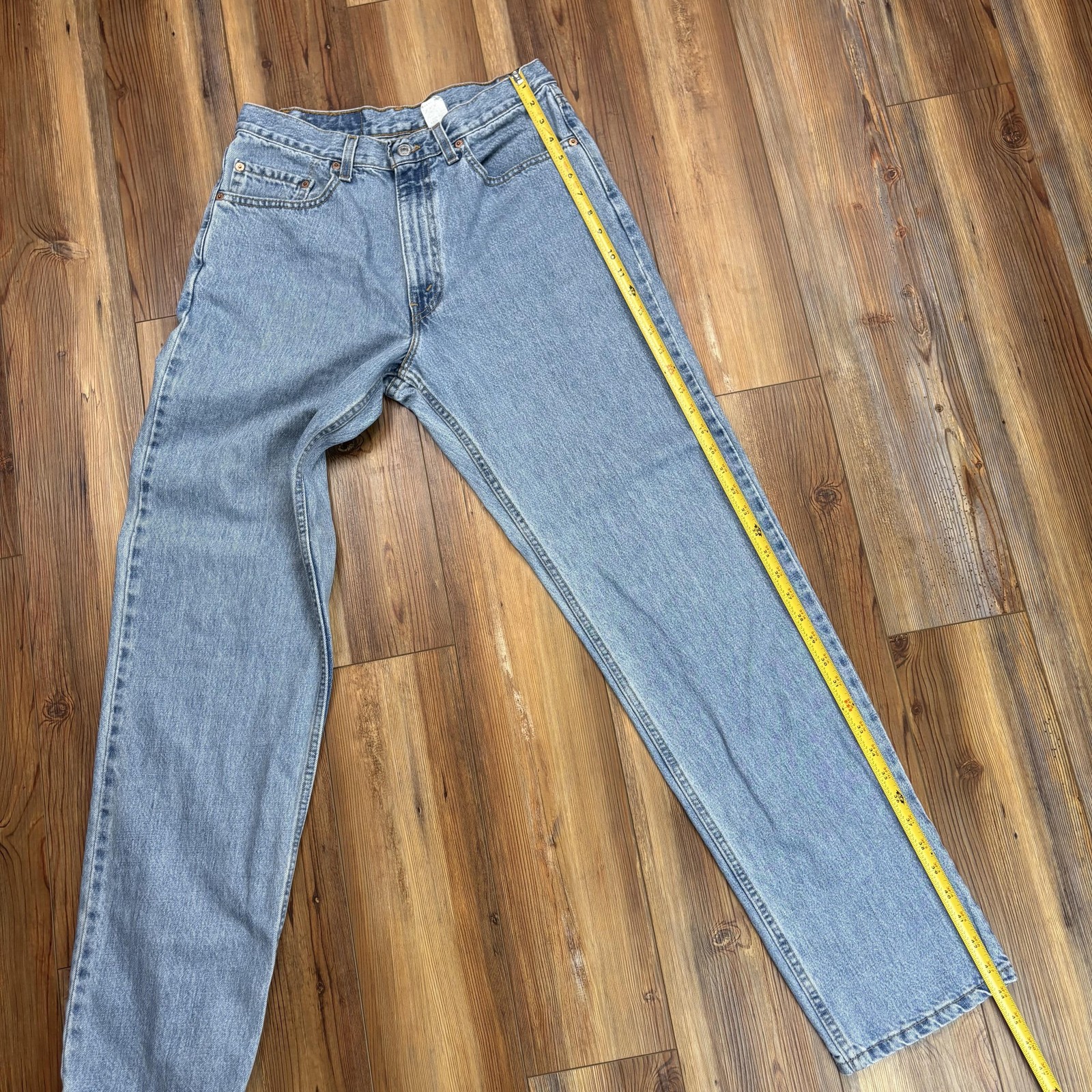 Levis 550 Jeans Mens 34×34 Light Wash Blue Denim Relaxed Fit Tapered Leg Zip Fly