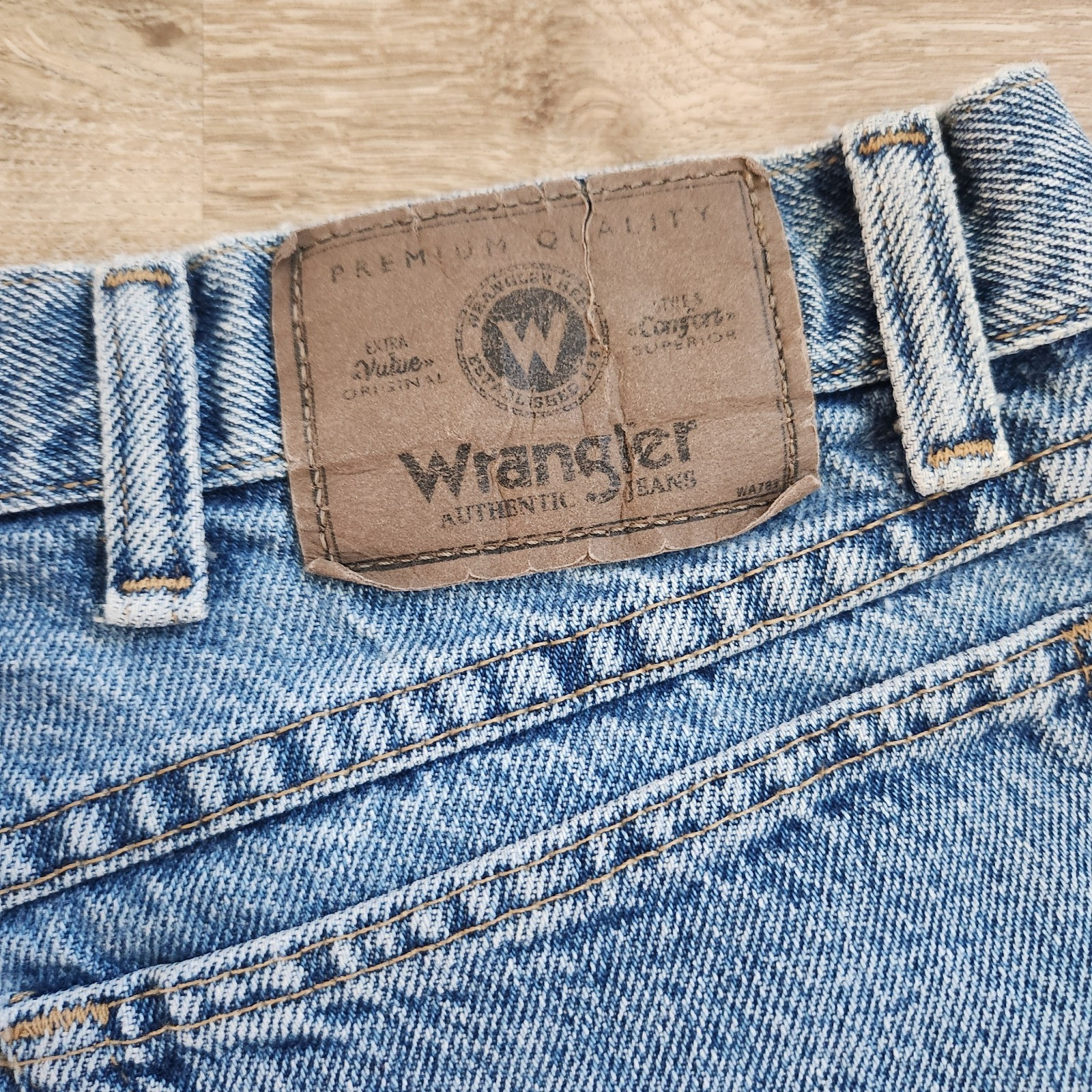 Vintage Wrangler Denim Shorts Mens 36 High Rise 9” Inseam Light Wash
