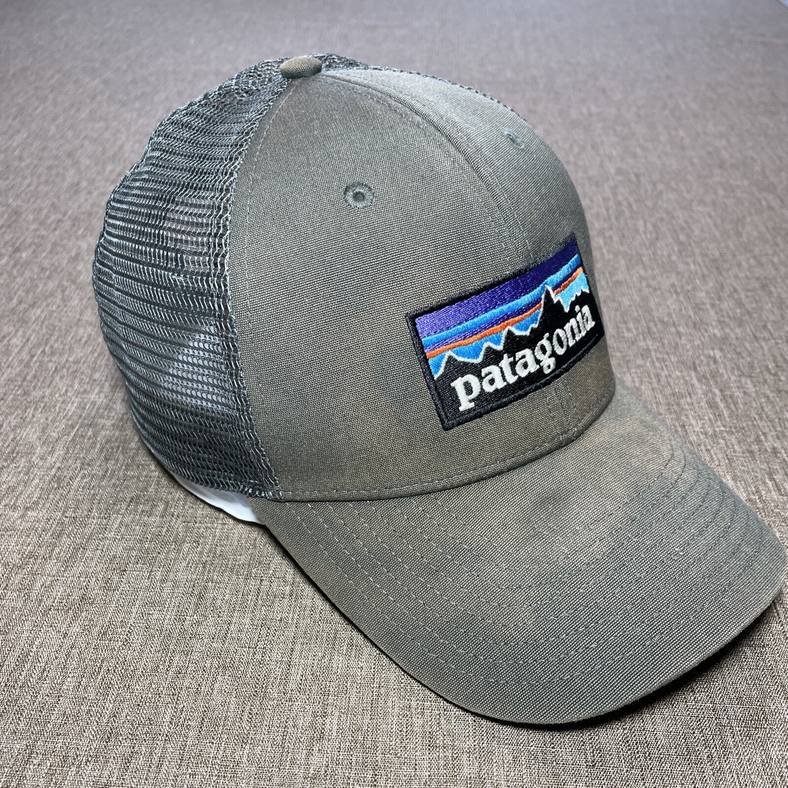 Patagonia Trucker Hat Mens Adjustable Gray Cap P-6 Logo Lo Pro Mesh Snapback