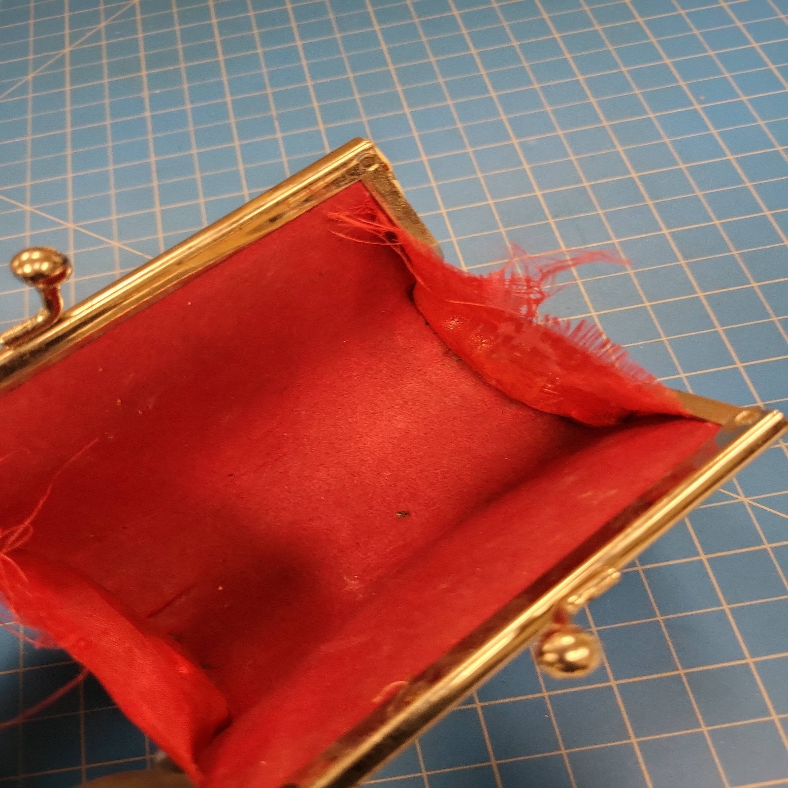 Vintage 100 Dollar Bill Print Coin Purse Kiss Lock Clasp Retro Novelty Red Linin