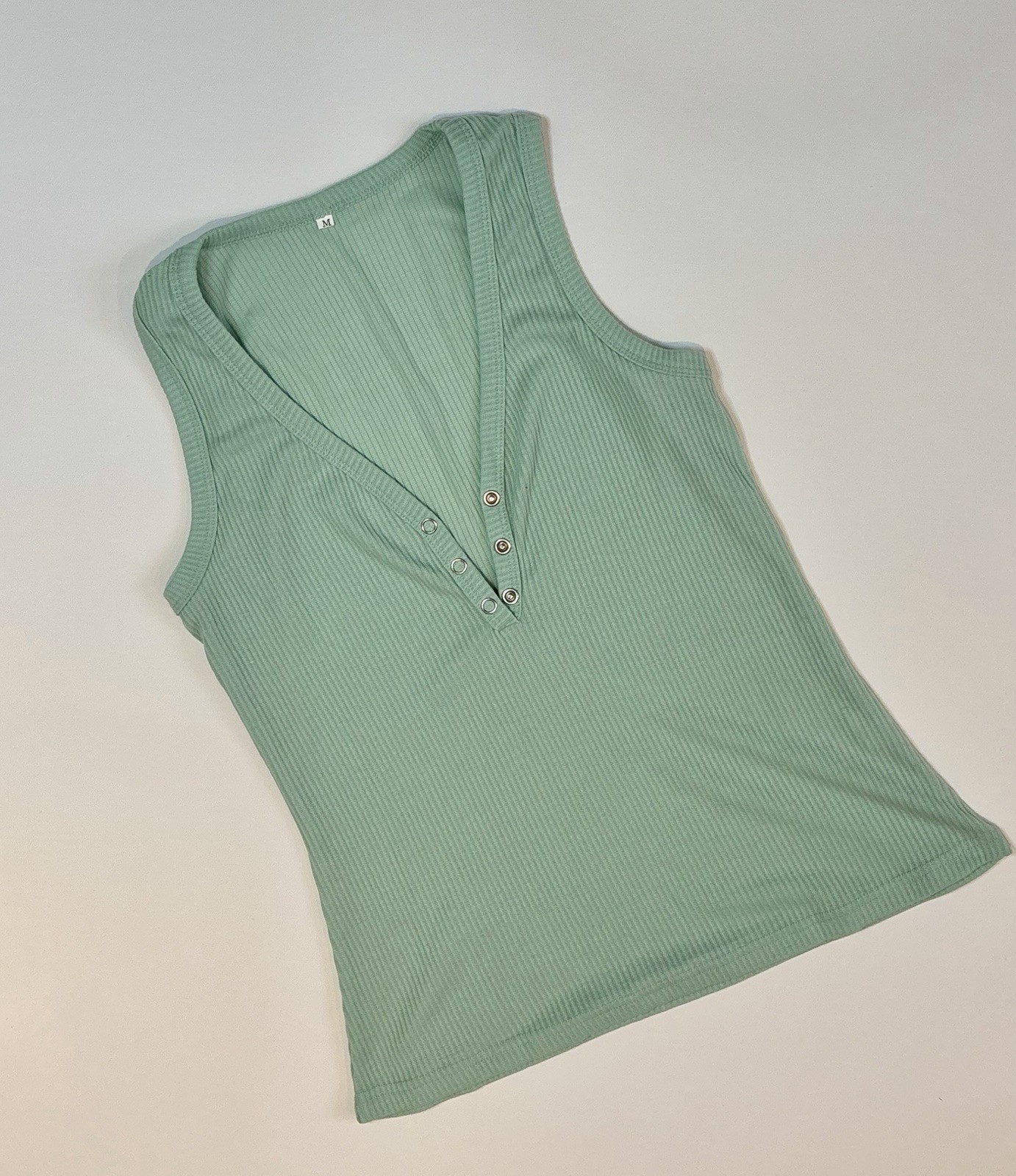 Women’s tank top variety lot multiple fits and colors, small, medium, xl