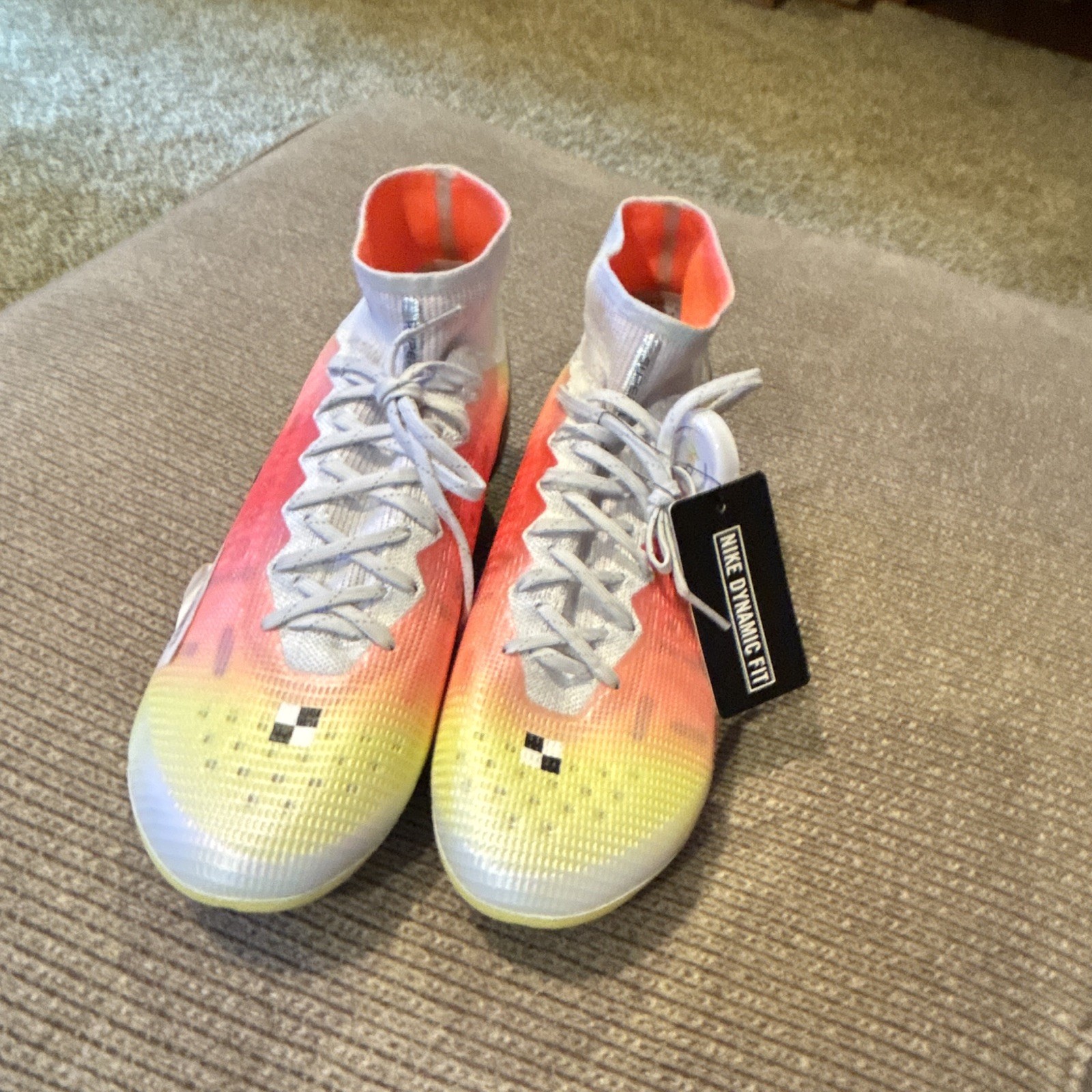Nike Mercurial Dream Mercurial Superfly Mid-Top Lace-Up Plastic Cleats