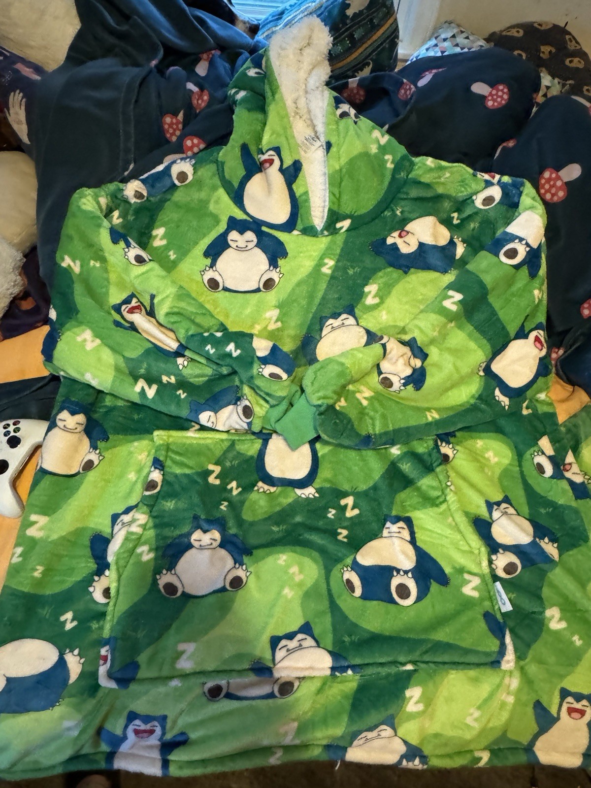 Pokémon Snorlax OODIE Hooded Fleece Pullover Robe Wearable Blanket One Size