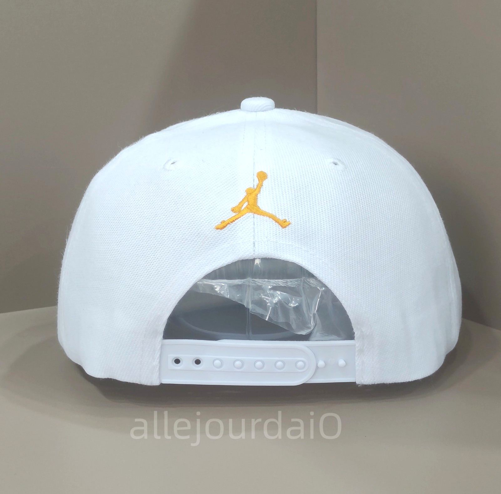 Jordan Outdoor Casual Metal Emblem White Flat Brim Hat Adjustable
