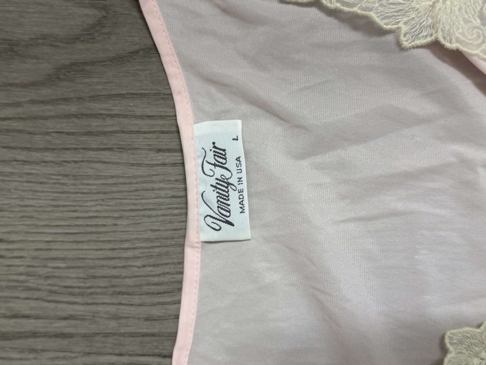Vanity Fair Women’s Pink Nylon Lace Trim V-Neck Button Robe Long Sleeve L