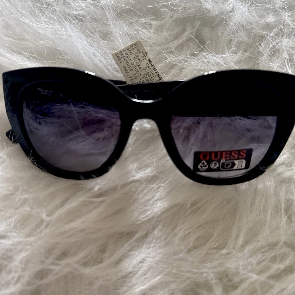 GUESS Women’s Cat Eye Sunglasses Black Plastic Frame Gray Tinted Lenses
