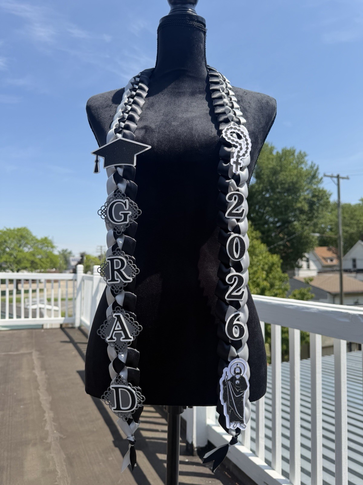 Black & White Braided Ribbon Graduation Lei 2026