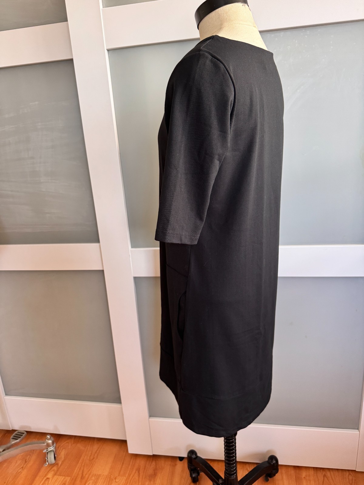 Susana Monaco Tunic Dress M pockets 3/4 Sleeve Minimalist Modern Knit Black