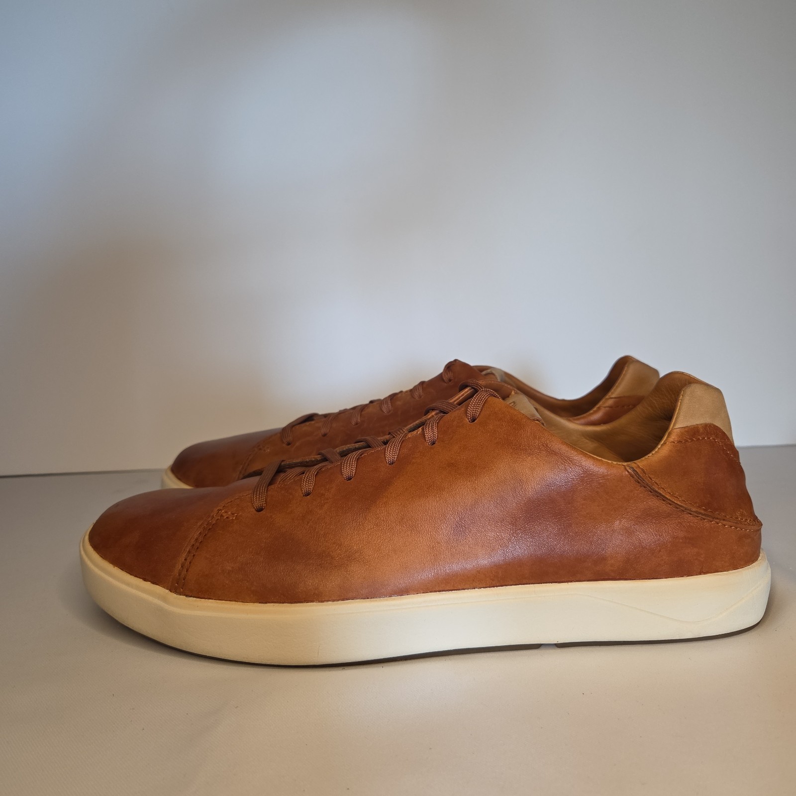 OluKai Lae‘ahi Li ‘Ili Men’s Leather Sneakers Brown Waterproof Shoes Sz 11 EU44