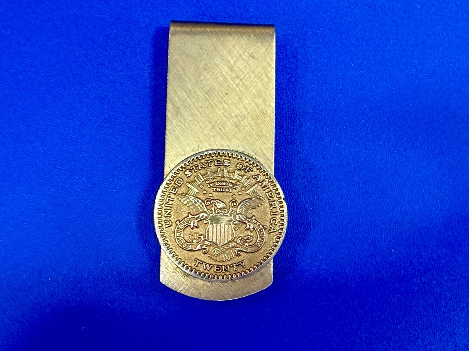 United States of America $20 Novelty Coin – Vintage Gold Tone Money Clip