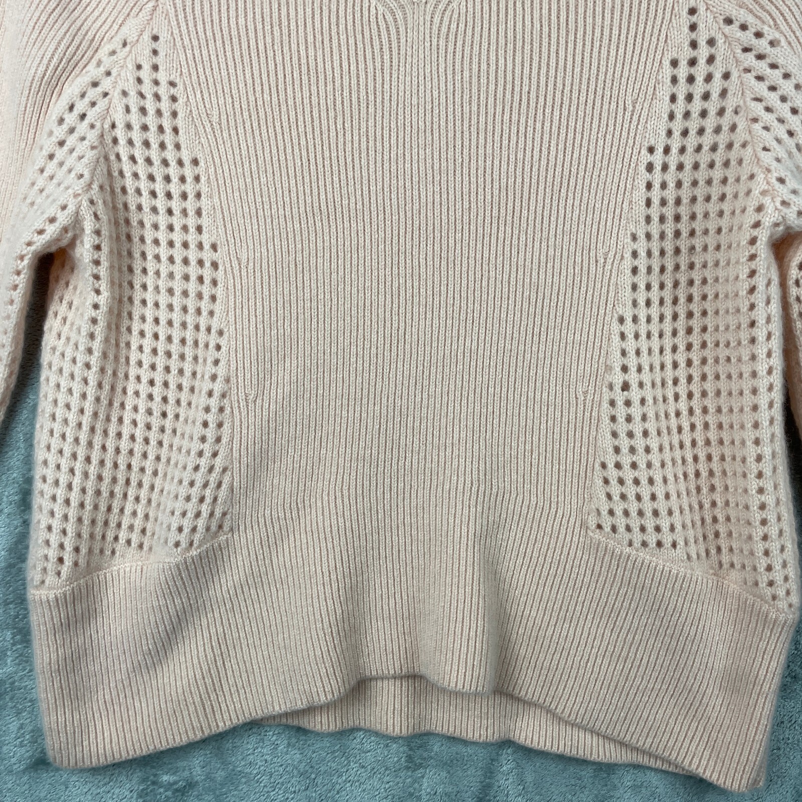 Garnet Hill 100% Cashmere Sweater Medium Pink Pullover V Neck Quiet Luxury EUC