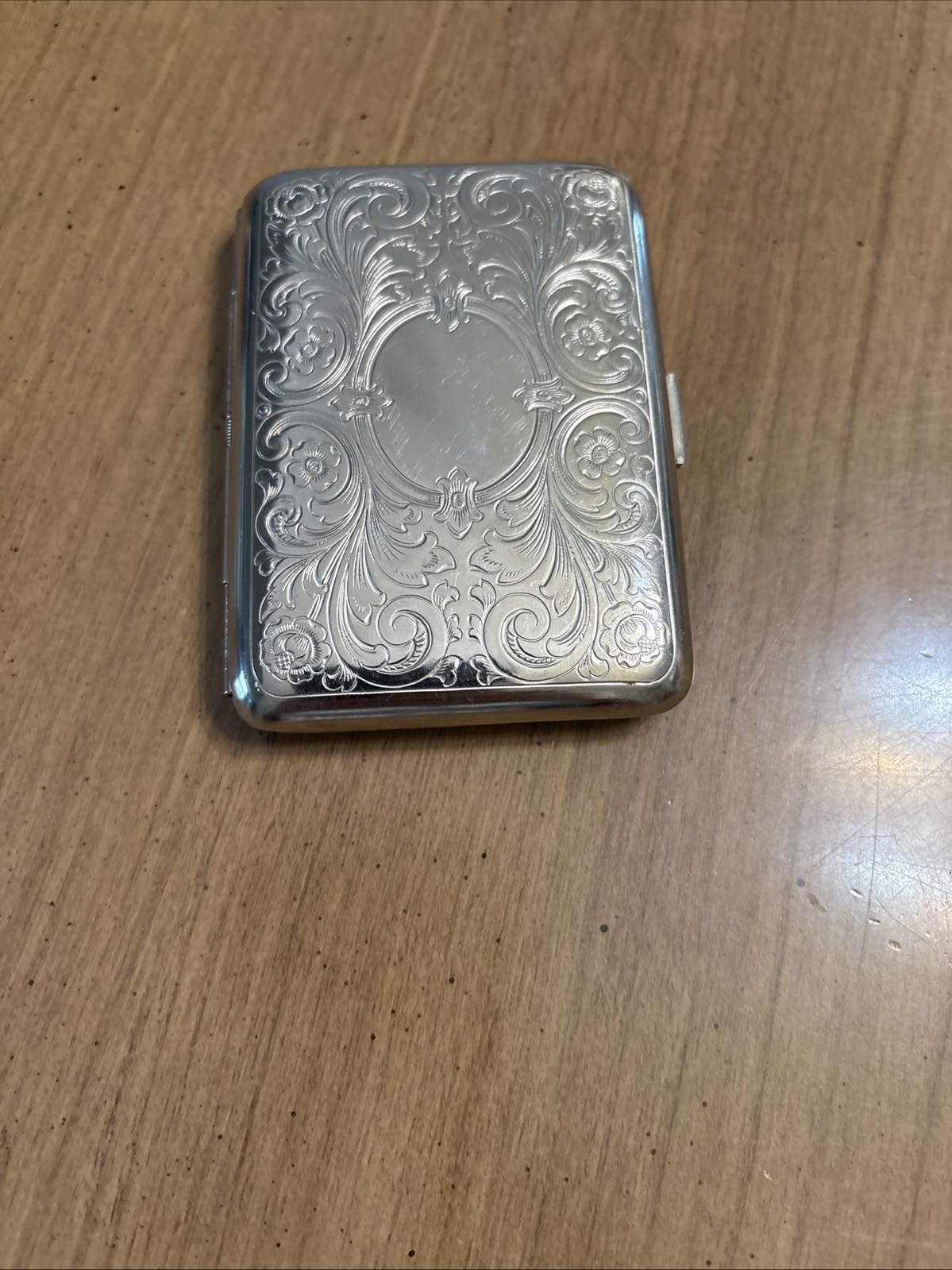 Silver Victorian Scroll 2-Band I.D. Case Business Credit Card Holder, Cigarettes
