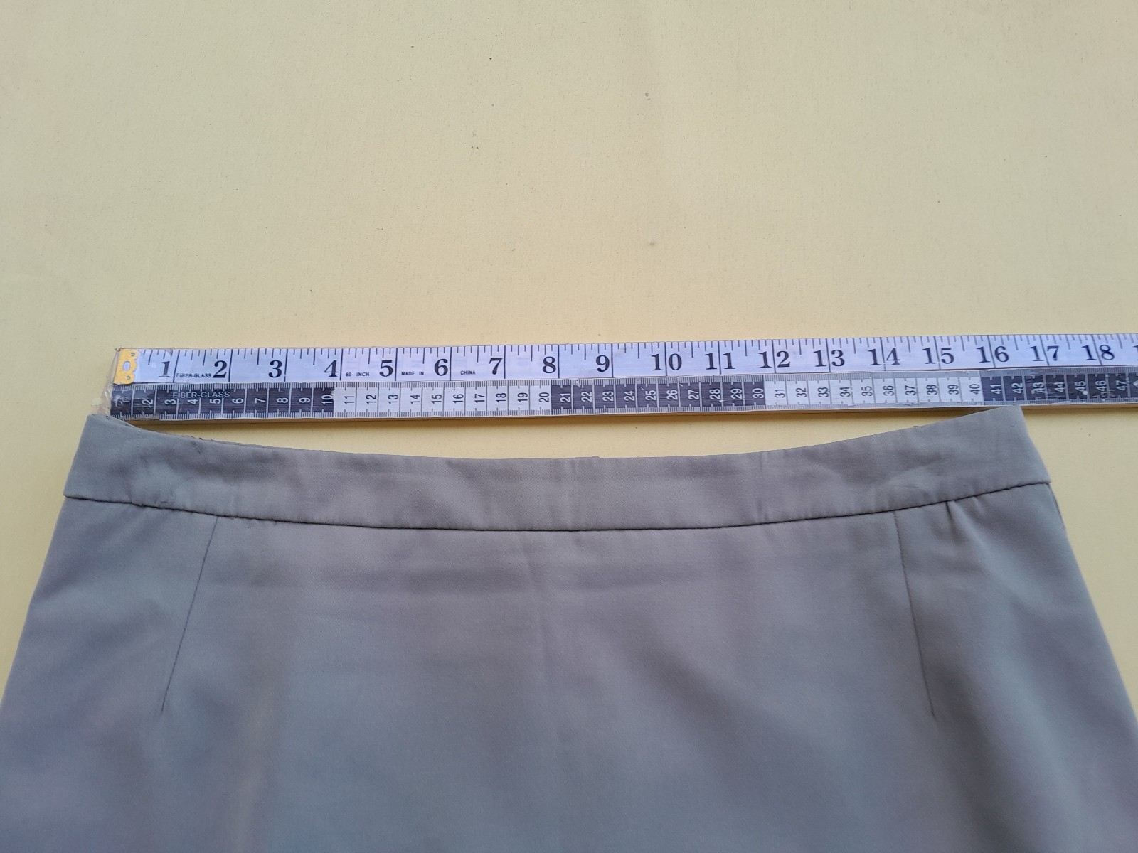 Vintage Burberrys Skirt Womens 32W Beige Fully Lined Made in Spain EU50