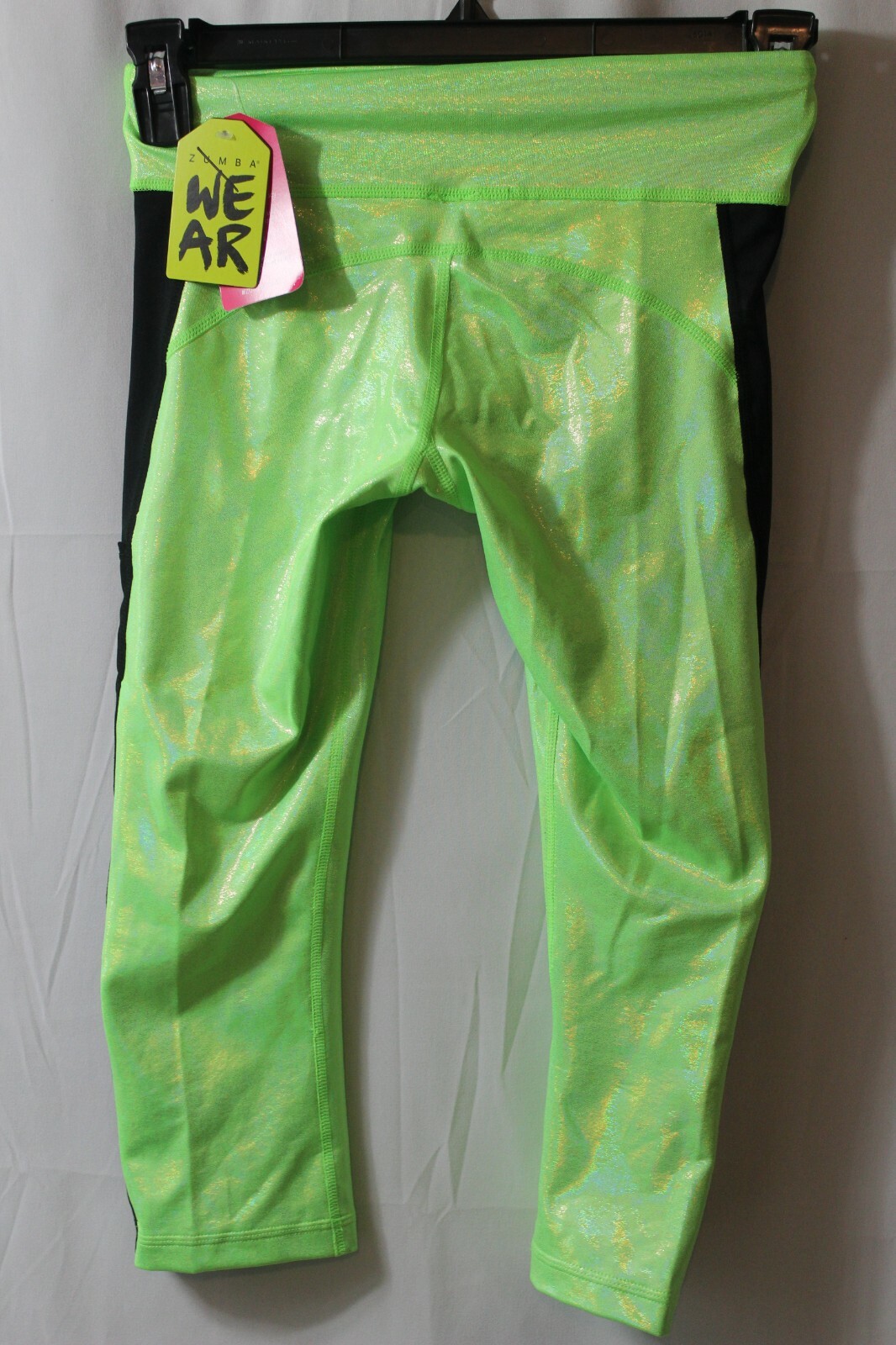 Zumba Shine Bright Crop Leggings (Get in Lime) Green – XS or Small (B239)