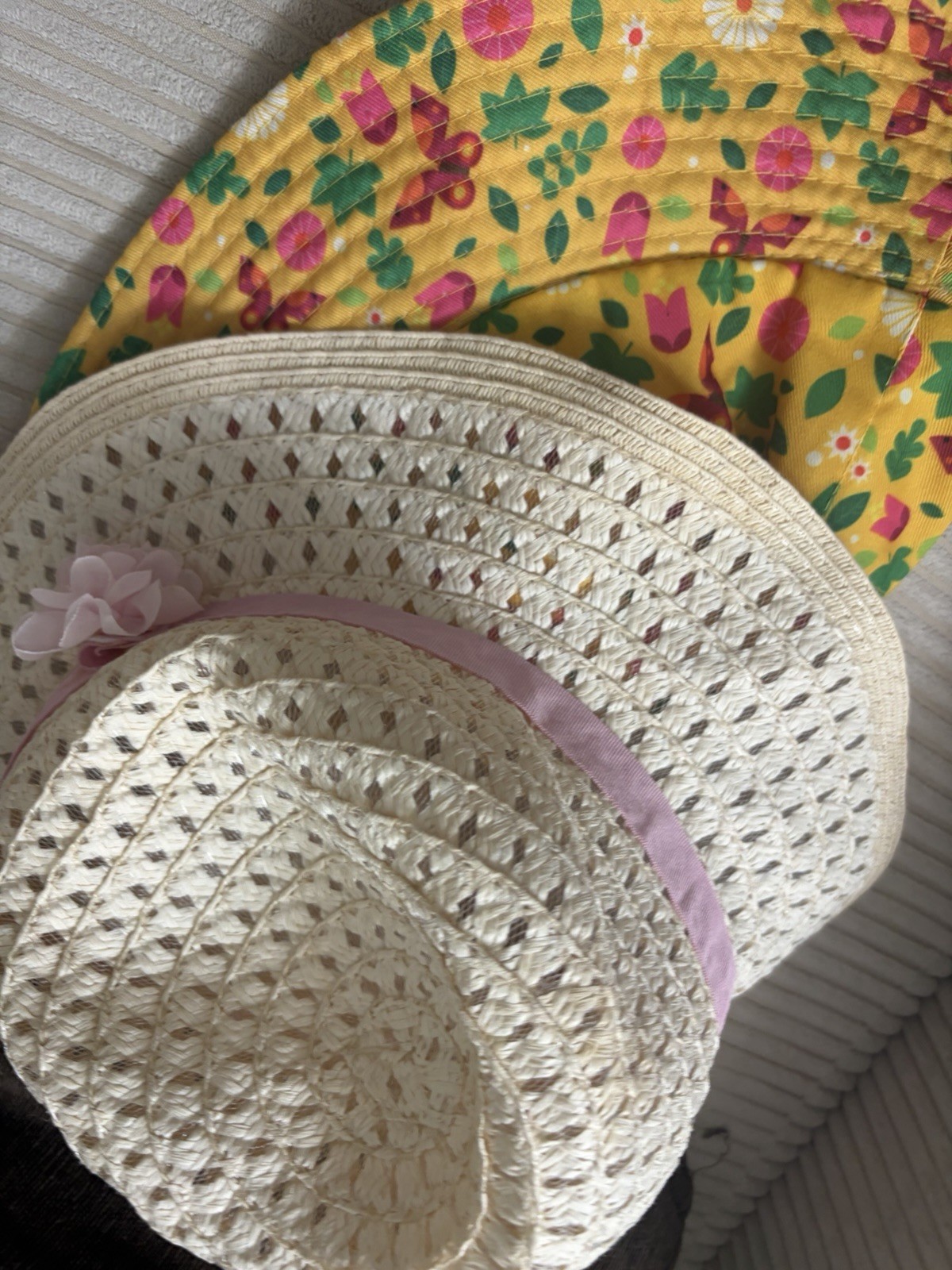 Girls Beige Straw Sun Hat Pink Ribbon & Flower Accents One Size Lightweight