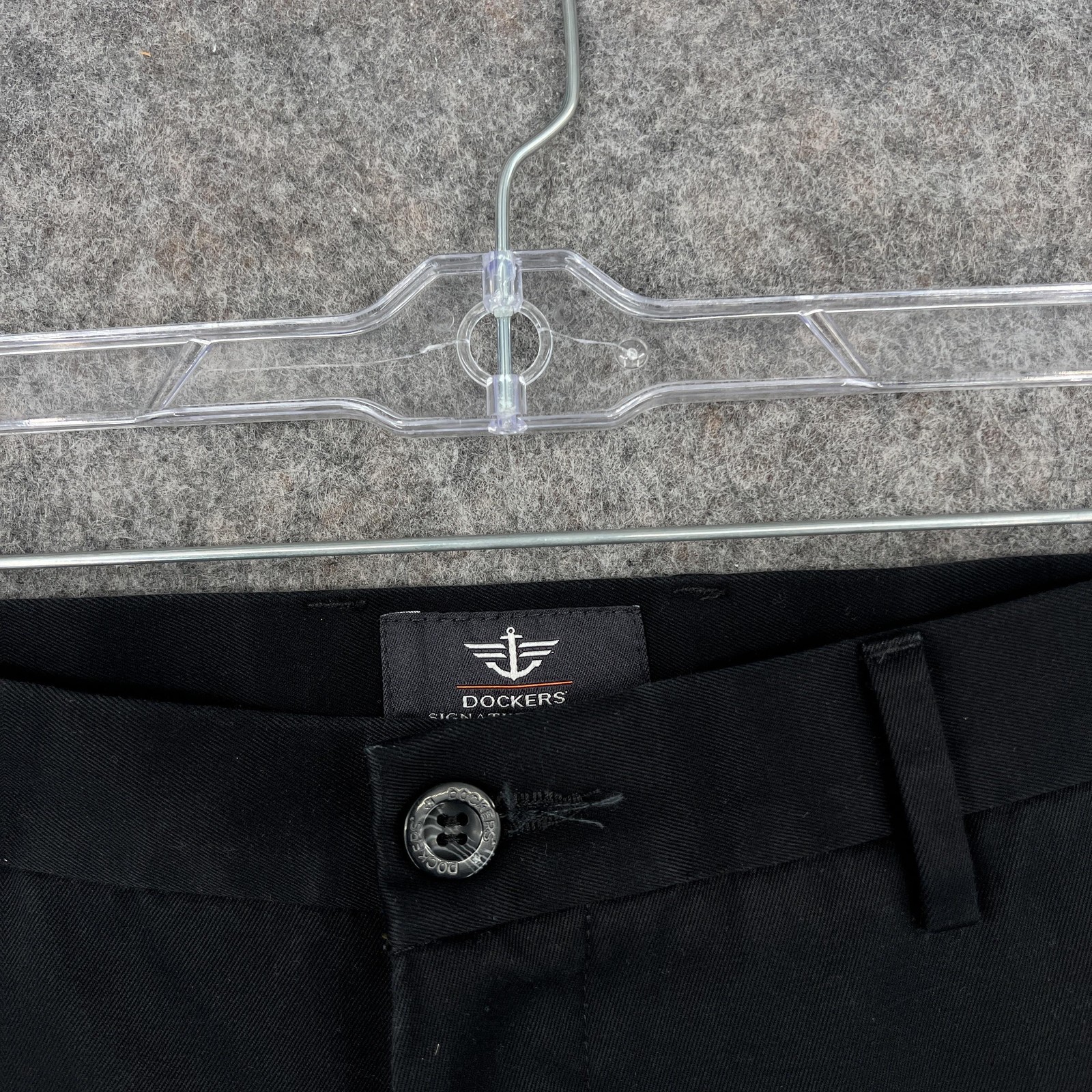 Dockers Chino Pants Mens 33×30 Black Signature Khaki Slim Fit Flat Front