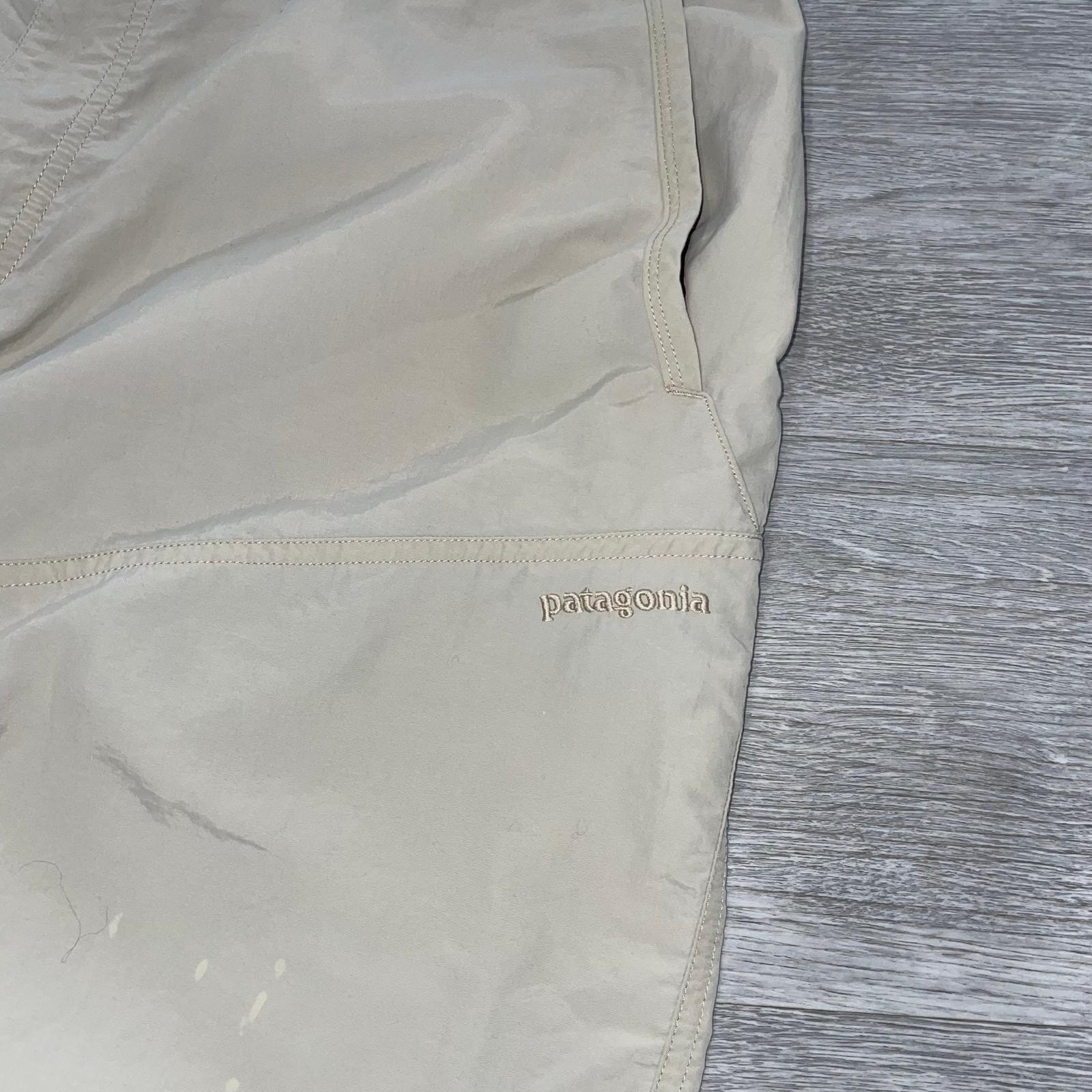 Patagonia Shorts Men’s XXL Sandy Cay 8” Utility Cargo Zip Pocket Hybrid Outdoor