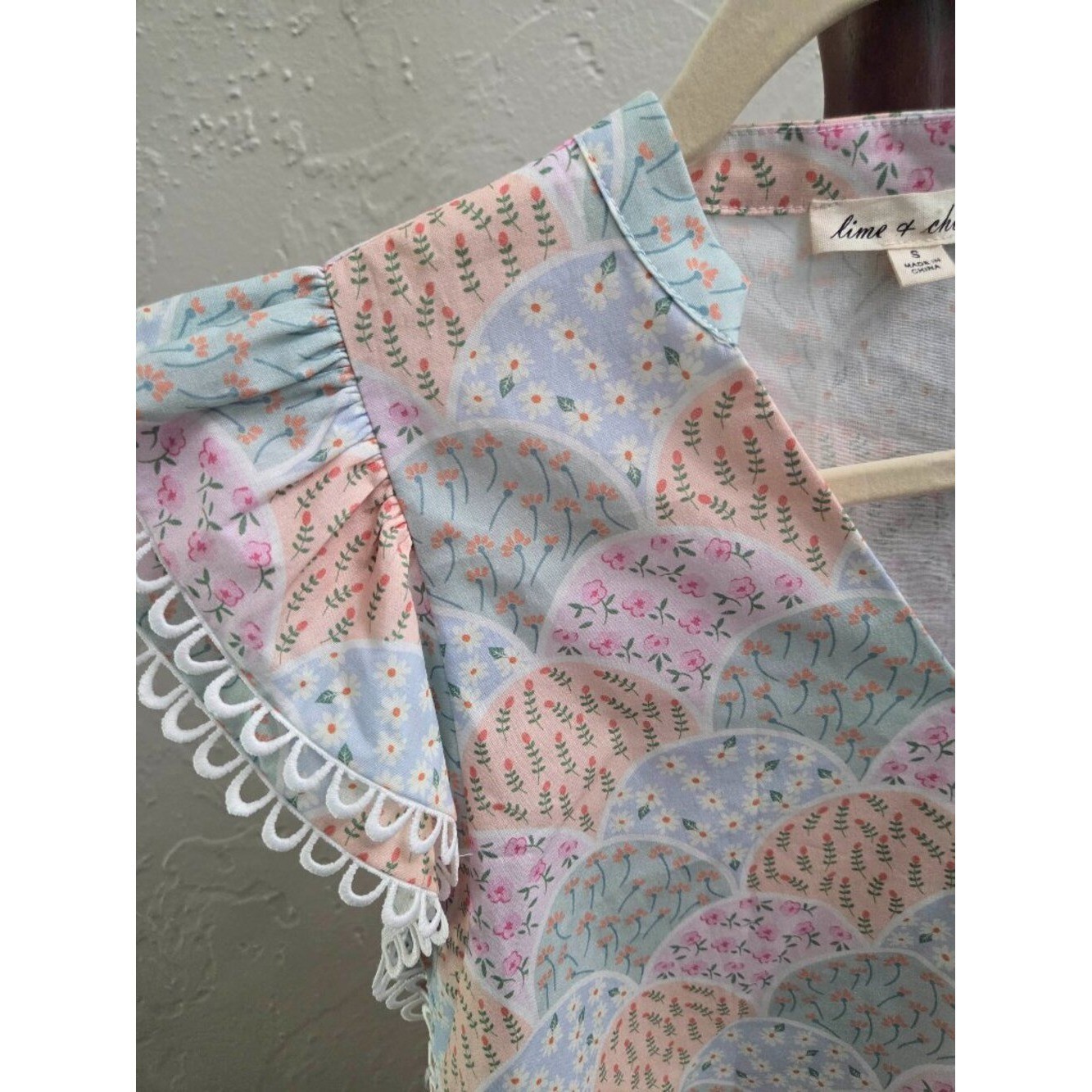 T22. Floral Print Flutter Sleeve Top