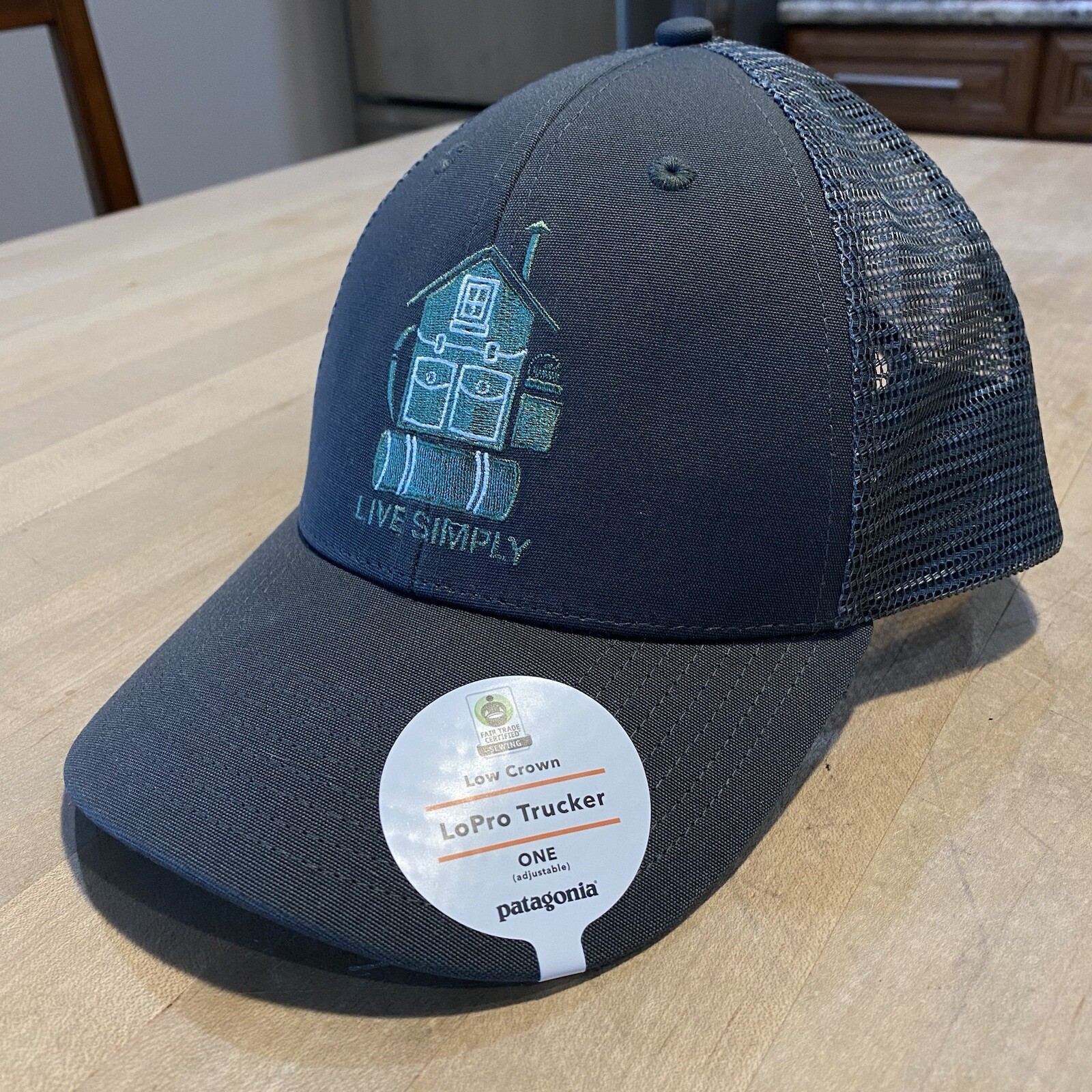Patagonia Live Simply Home Lopro Trucker Hat – New With Tags – Forge Grey – 2019
