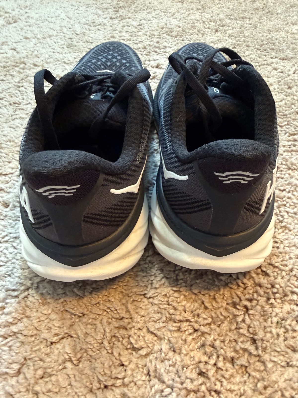 Hoka One One Clifton 9 Women Size 8.5D BWHT Black White Running Shoes