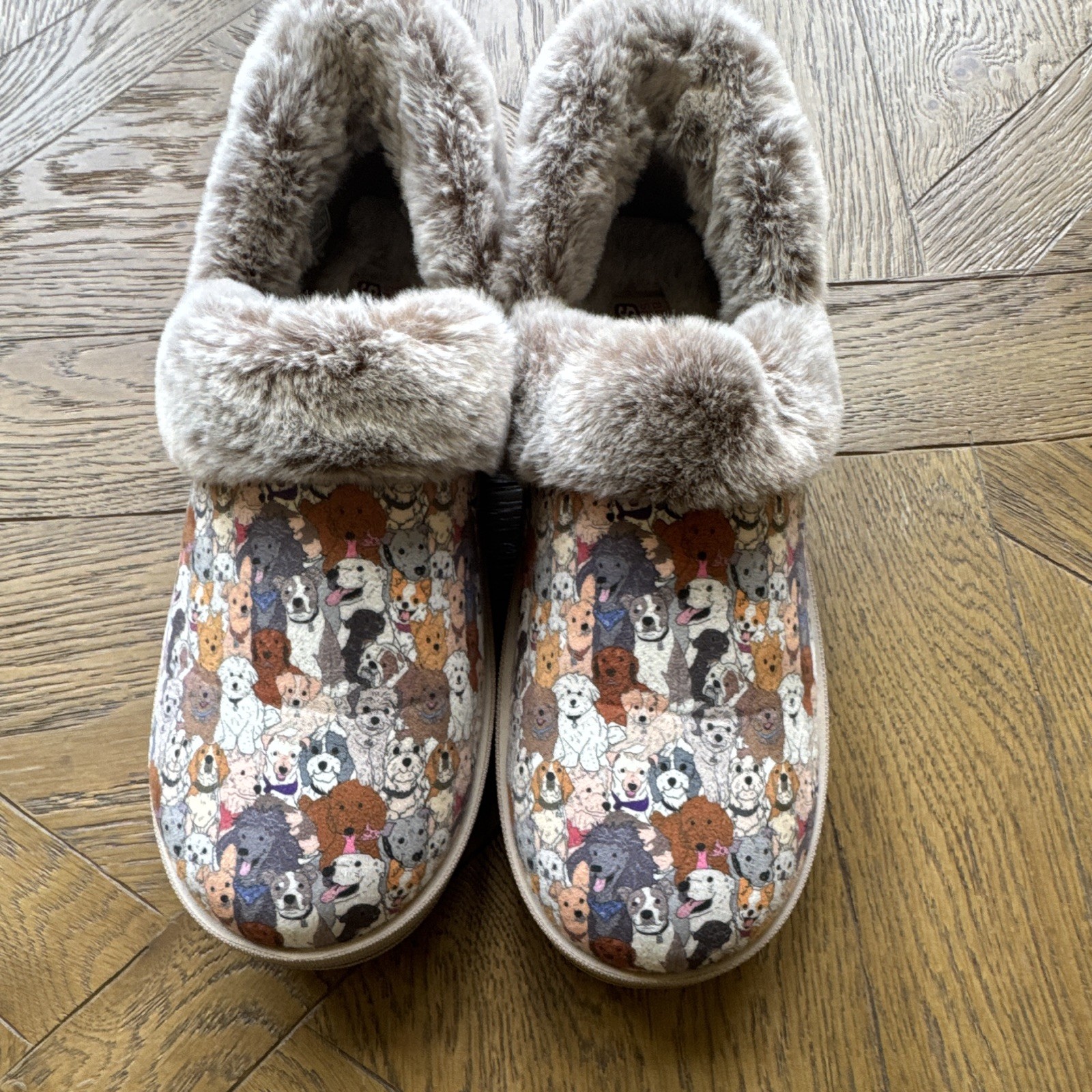 SKECHERS Hands Free Slip-ins BOBS Cozy Kicks Paw Jams Slippers 8 in woman’s