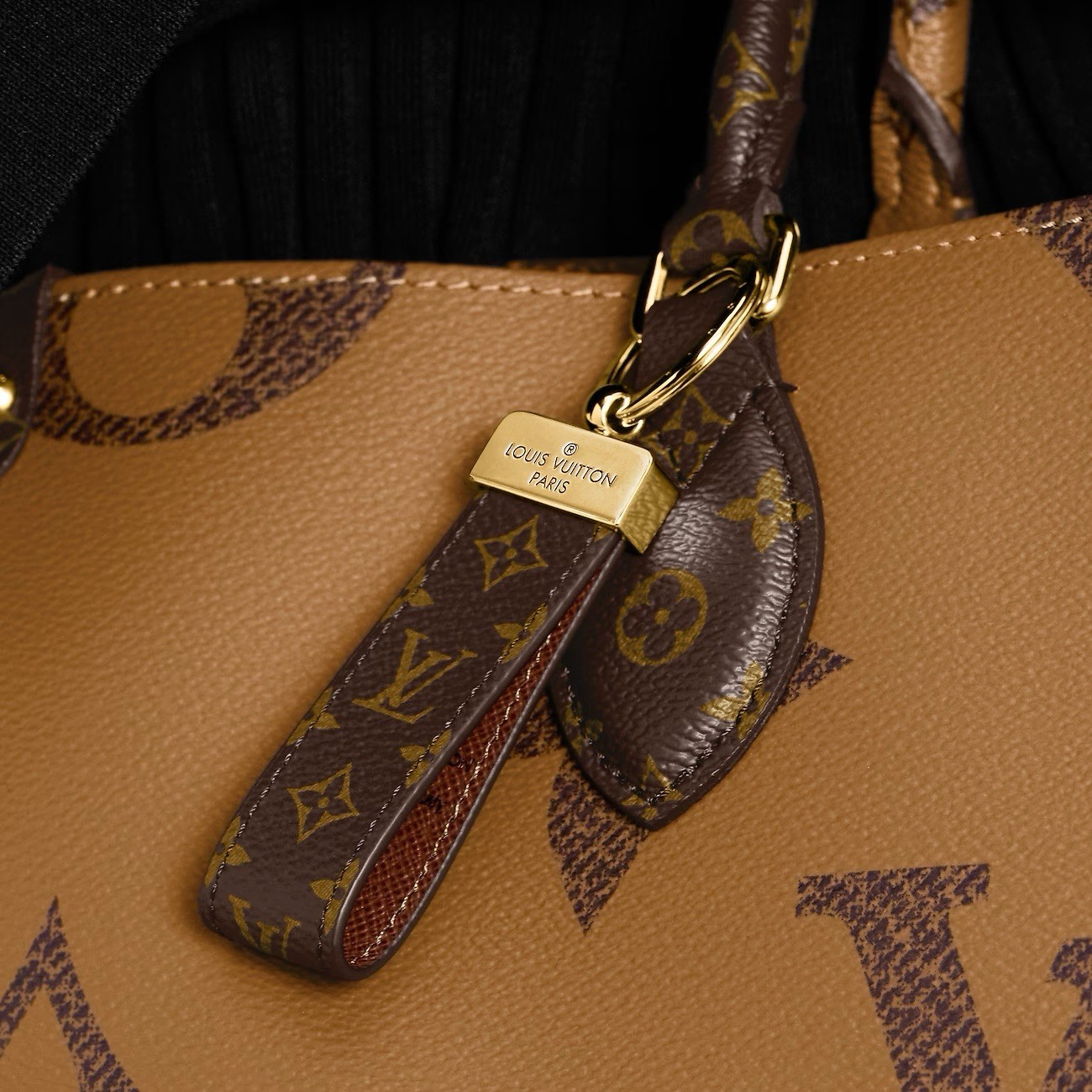 Louis Vuitton Monogram Brown Gold Leather Metal Key Chain Key Ring Designer Logo
