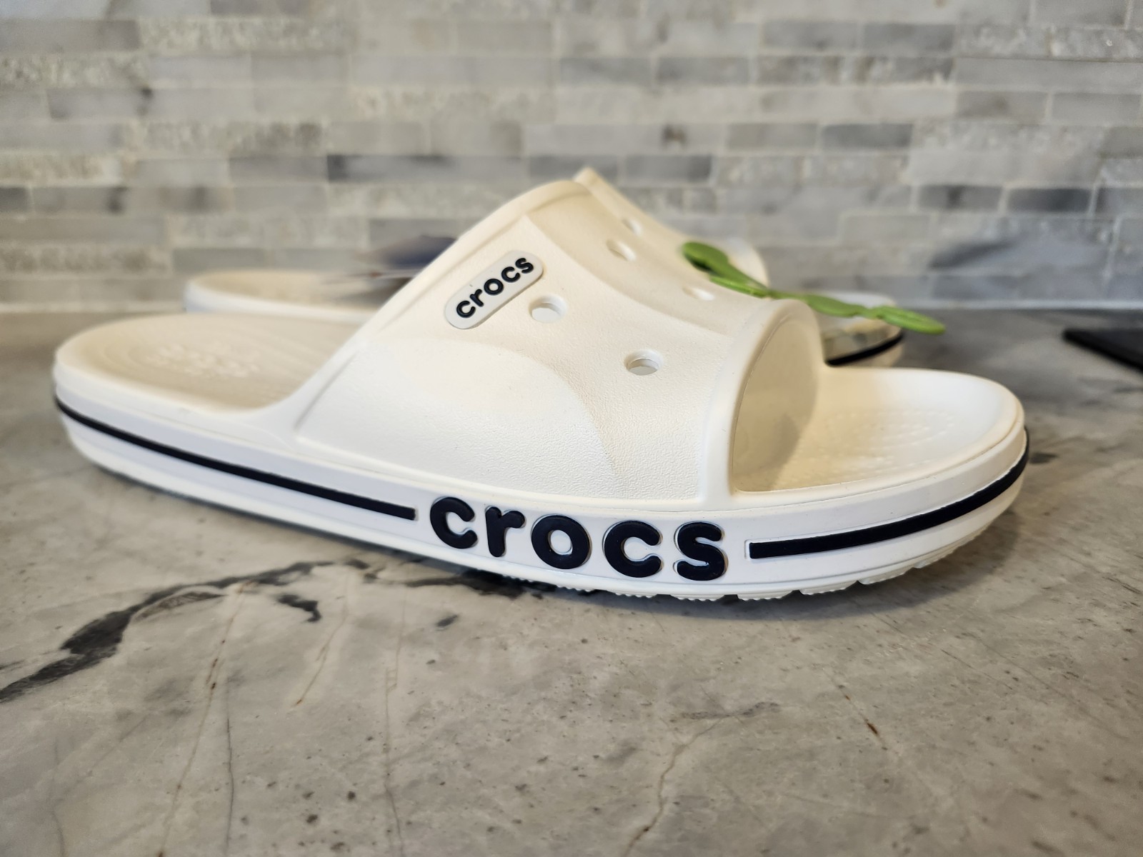 Crocs Women’s Bayaband Slide Sandal Size 8 White With Navy NWT Iconic Comfort