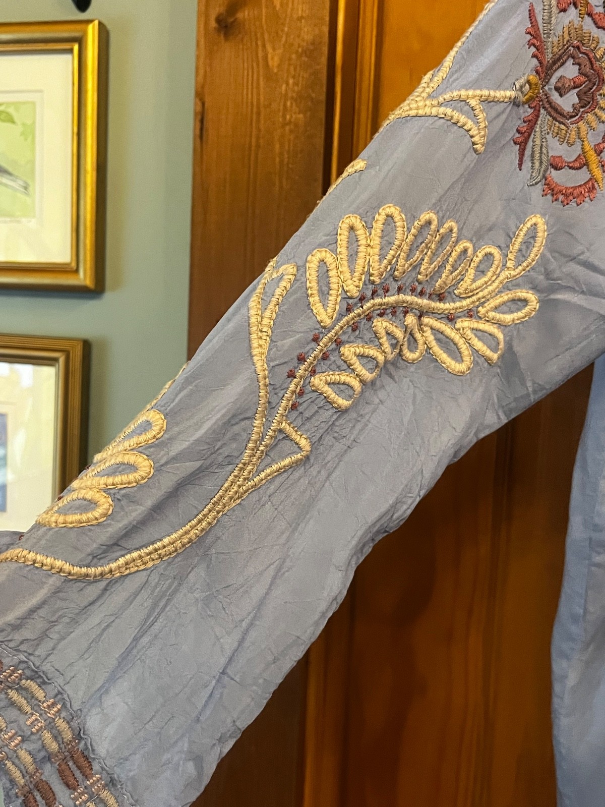 Johnny Was Slim Audrey tunic Large, pale blue with beautiful embroidery