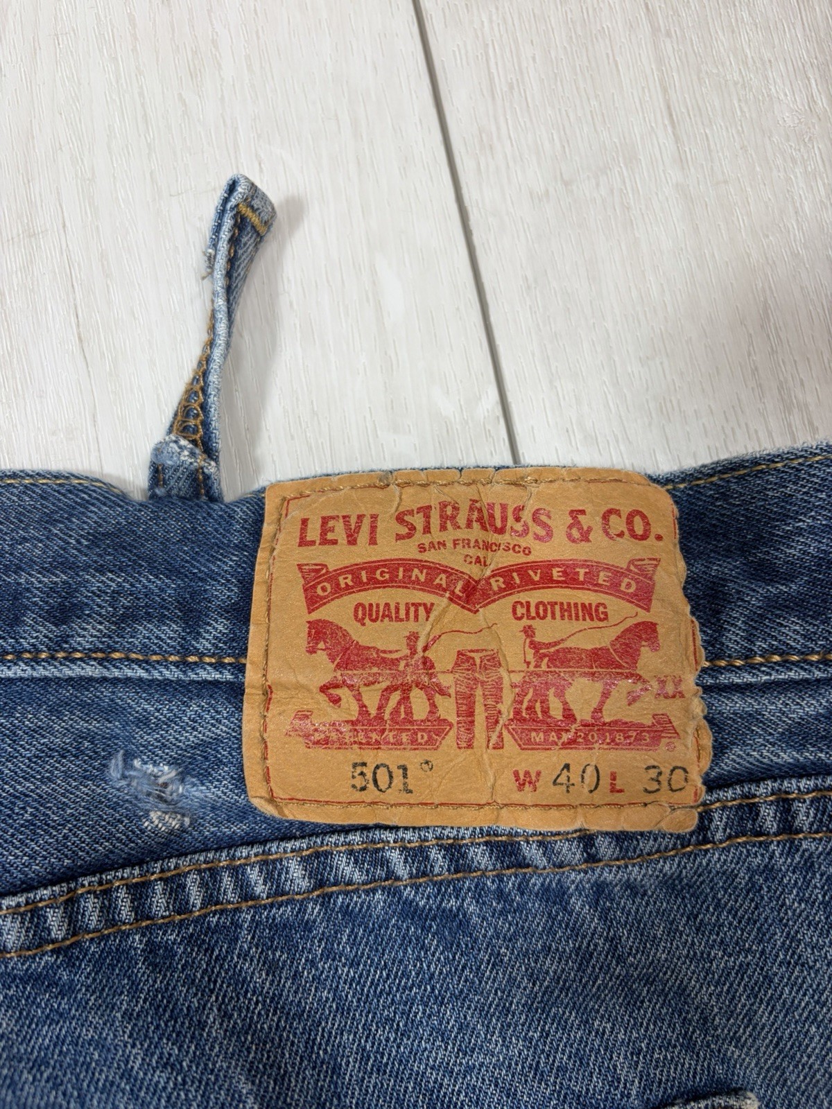 Levi’s Men’s Blue Denim Jeans Straight Fit Medium Wash Button Fly 5-Pocket