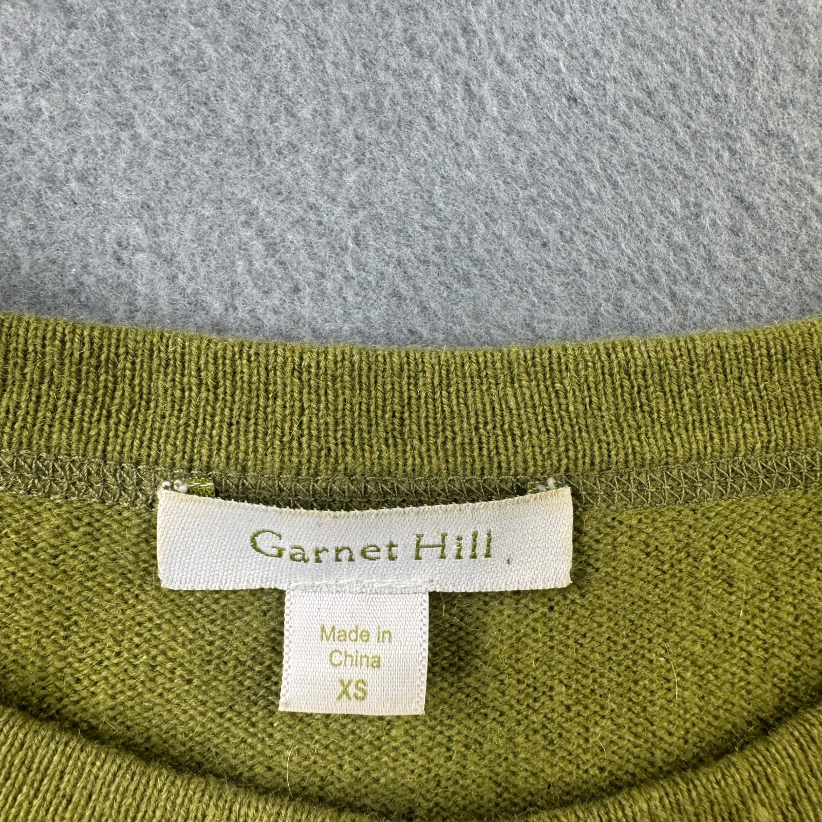 Garnet Hill Womens XS Olive Green 100% Cashmere Crewneck Long Sleeve Sweater