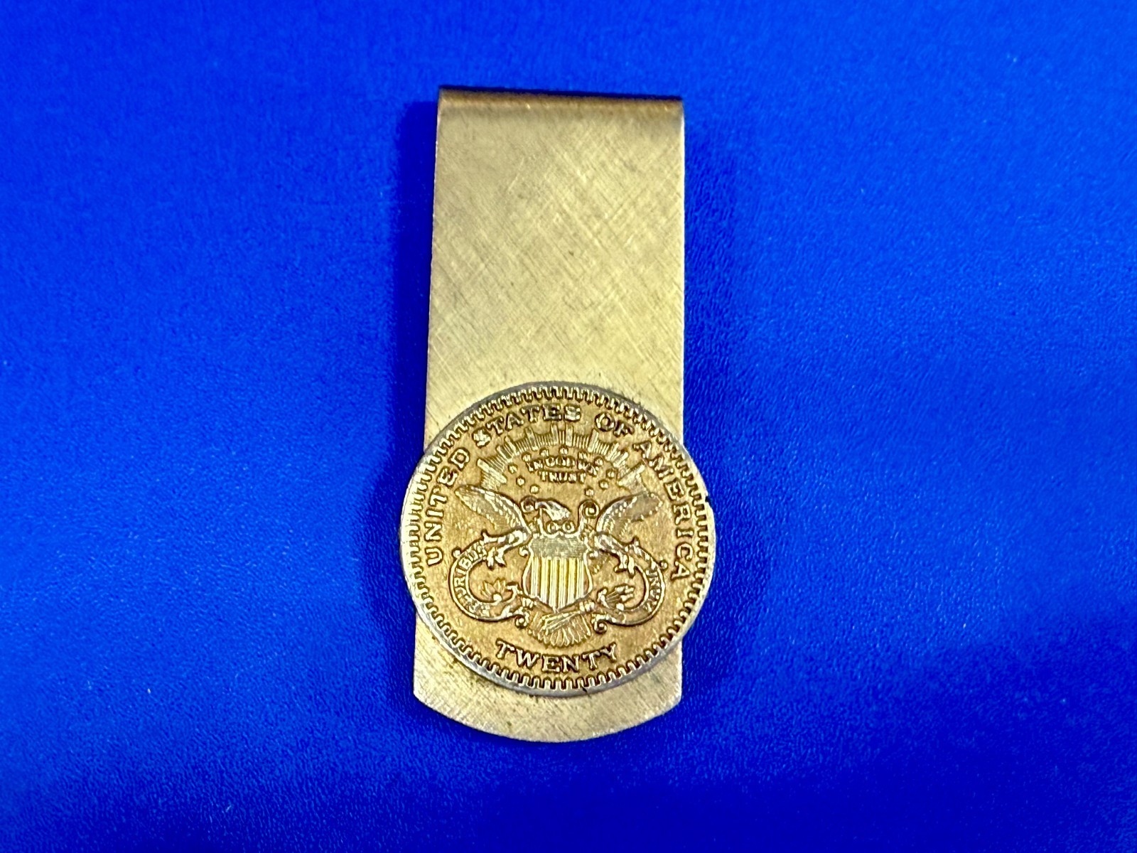 United States of America $20 Novelty Coin – Vintage Gold Tone Money Clip