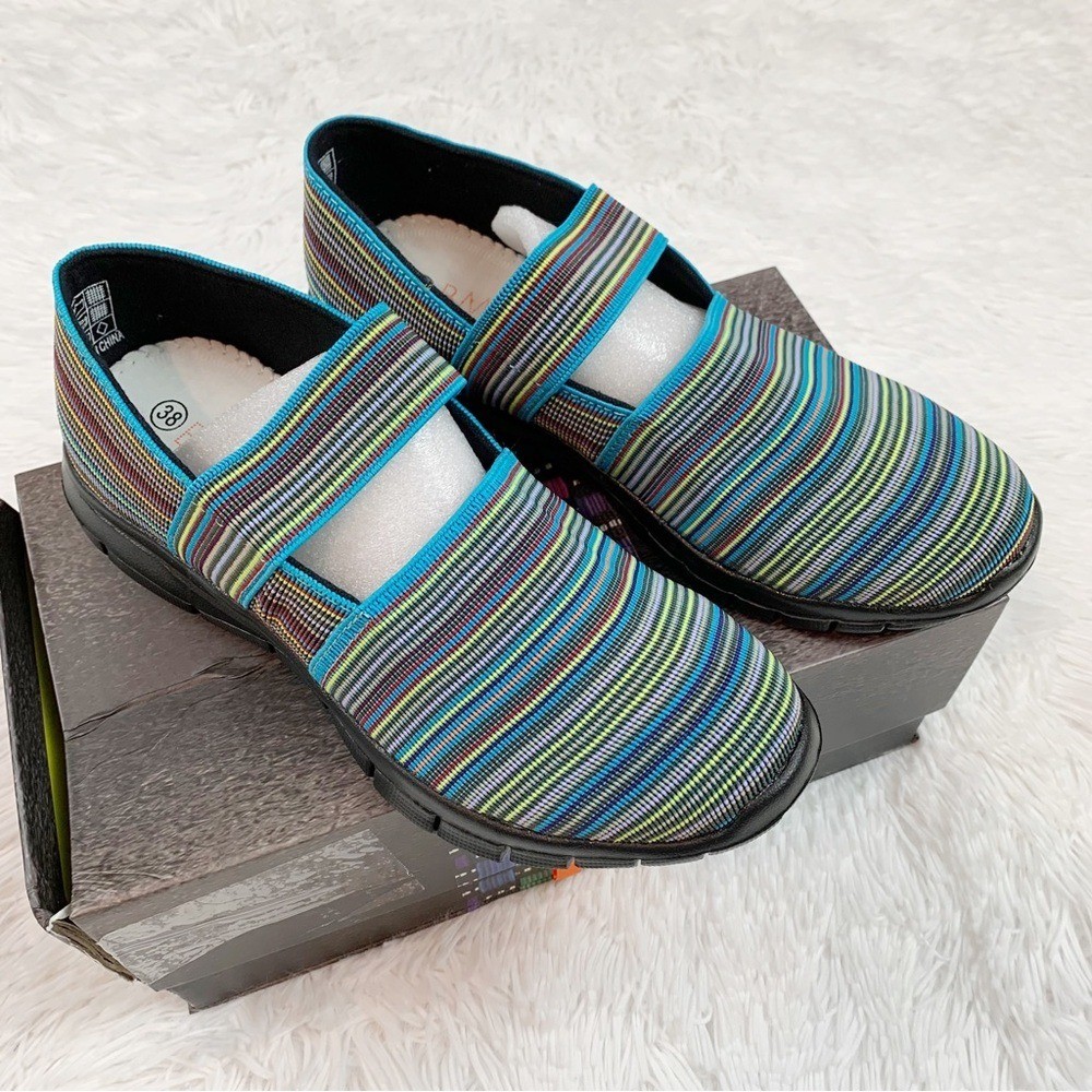 Bernie Mev women 38 Turquoise & Green Stripe Strappy Slip-On Shoe light weight