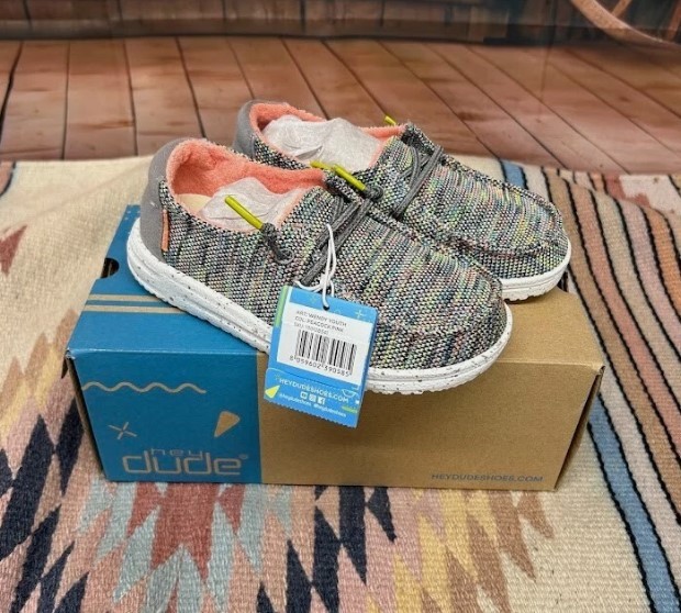Youth Hey Dude Wendy Peacock Pink Shoe Size 11