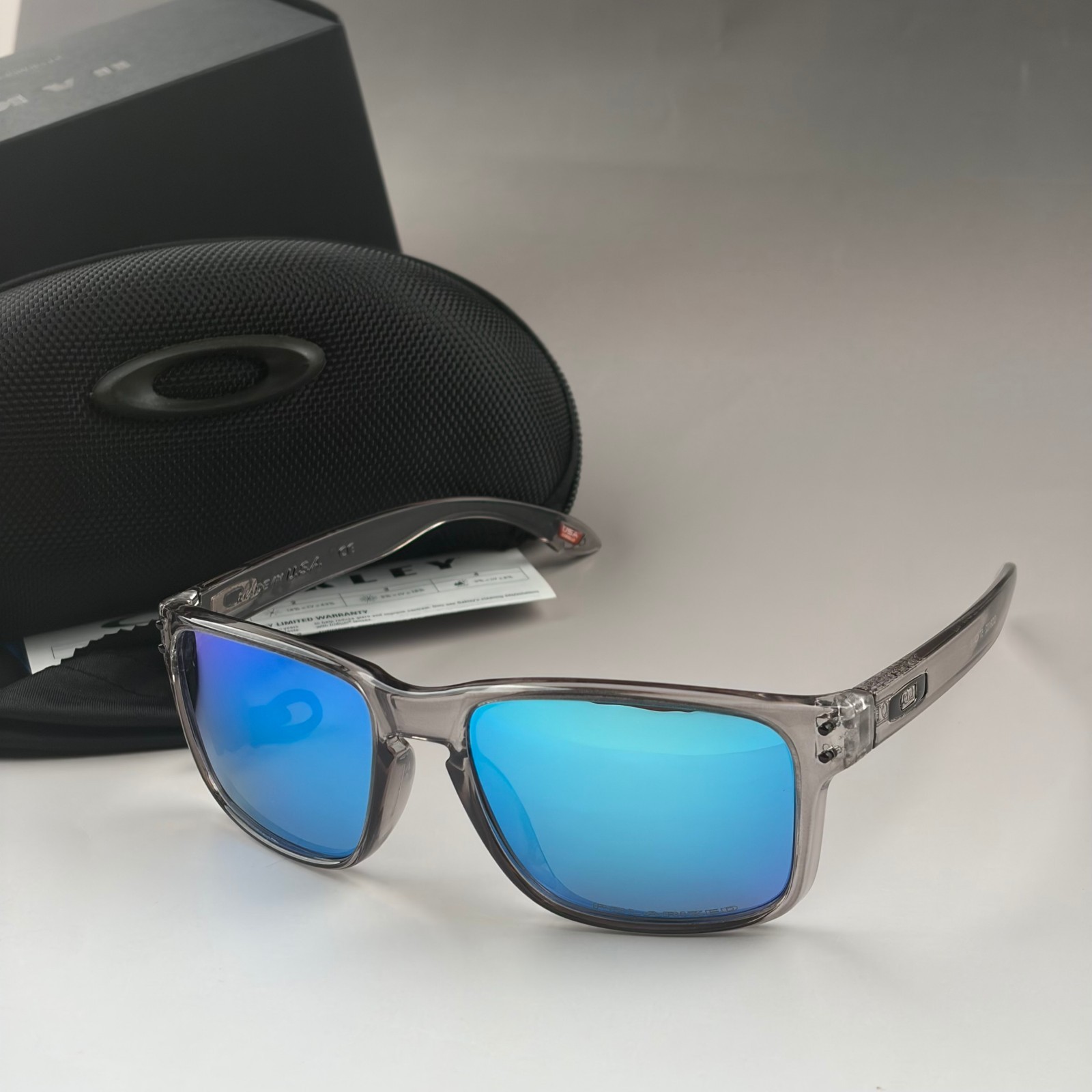 Oakley Holbrook Sunglasses Gray Frame Blue Lens With Box, Case