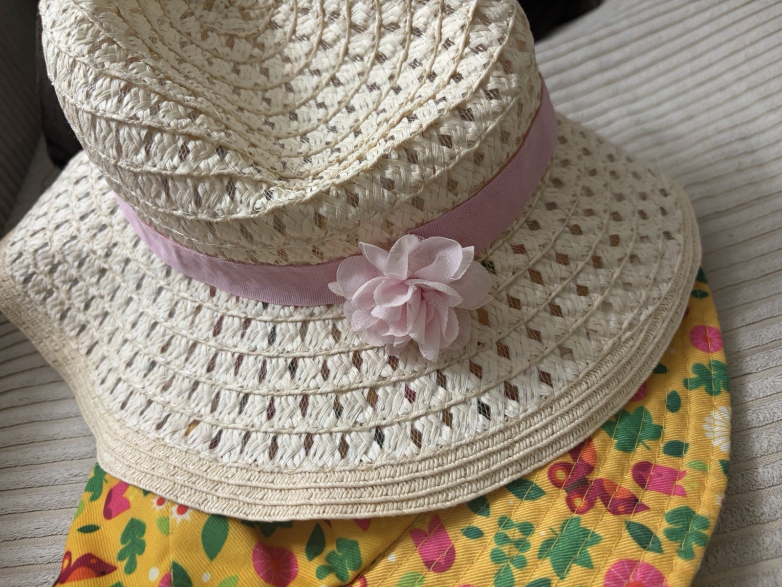 Girls Beige Straw Sun Hat Pink Ribbon & Flower Accents One Size Lightweight