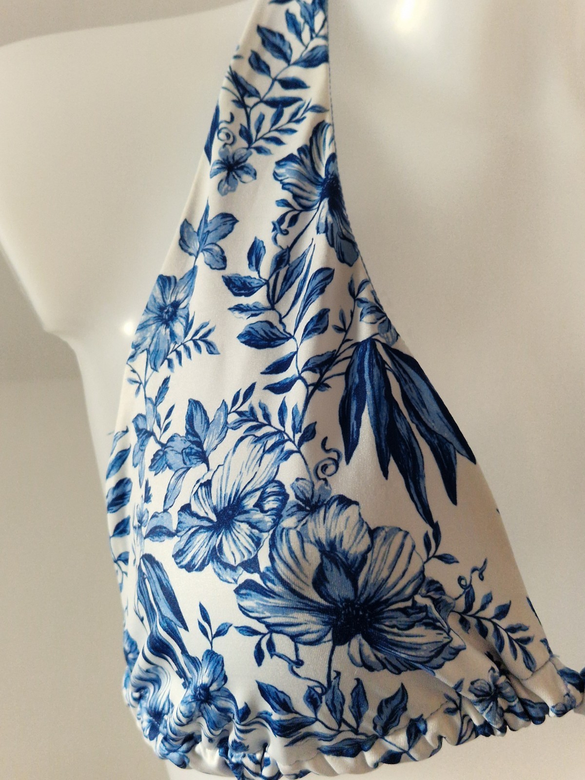14 Bikini Top Halter Neck Fully Lined Blue Floral